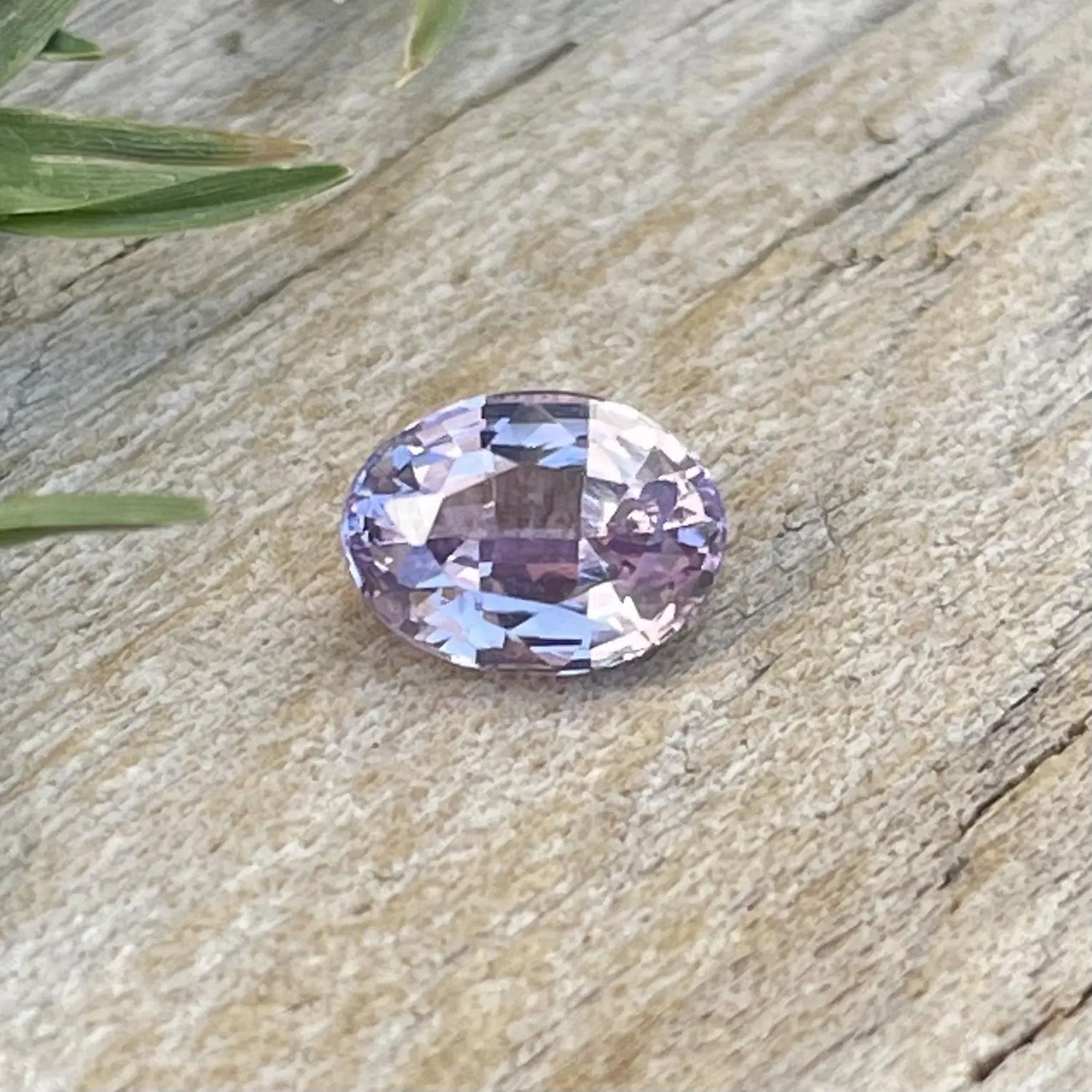 Natural Pale Pink Sapphire gems-756e