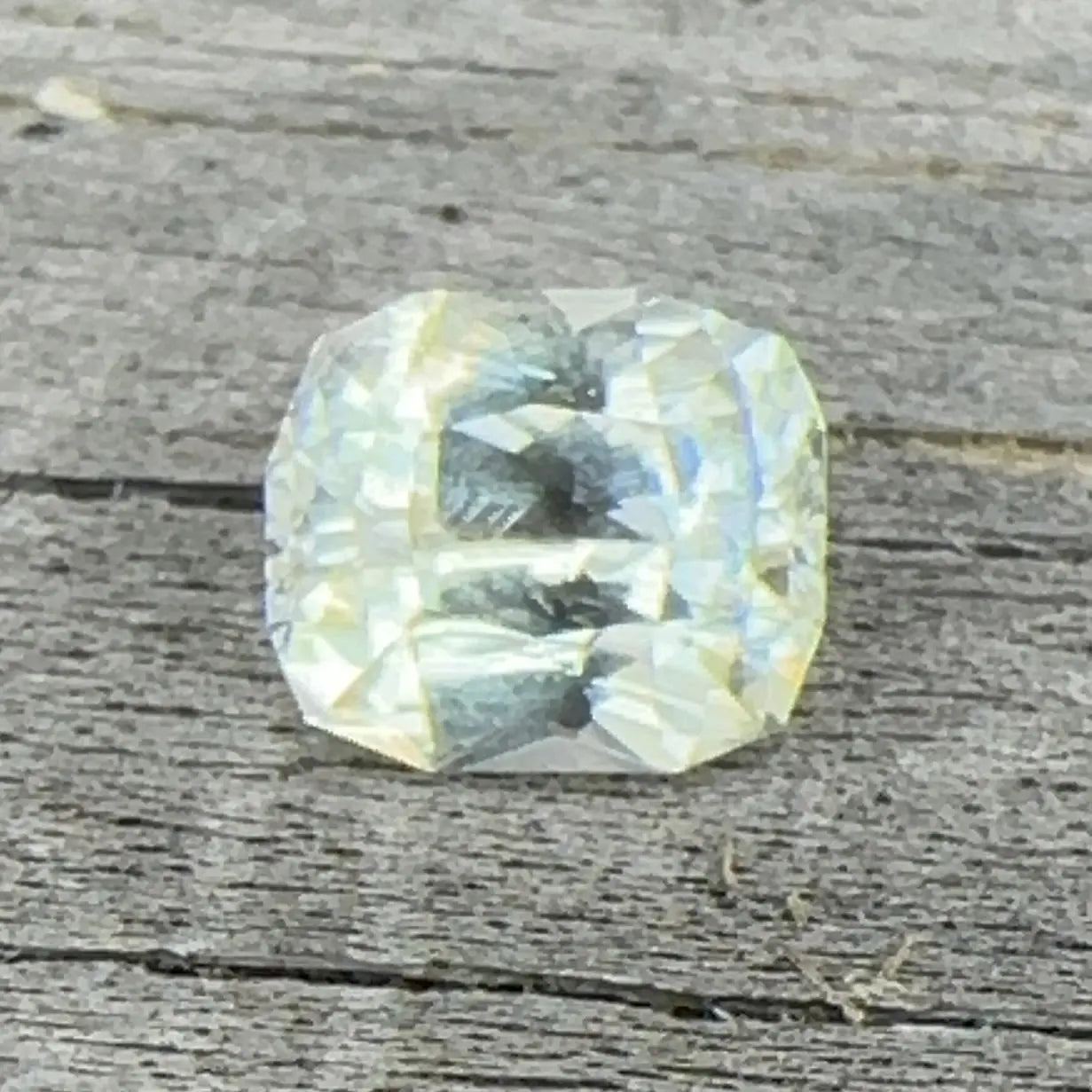 Natural Pale Yellow Sapphire Sapphirepal