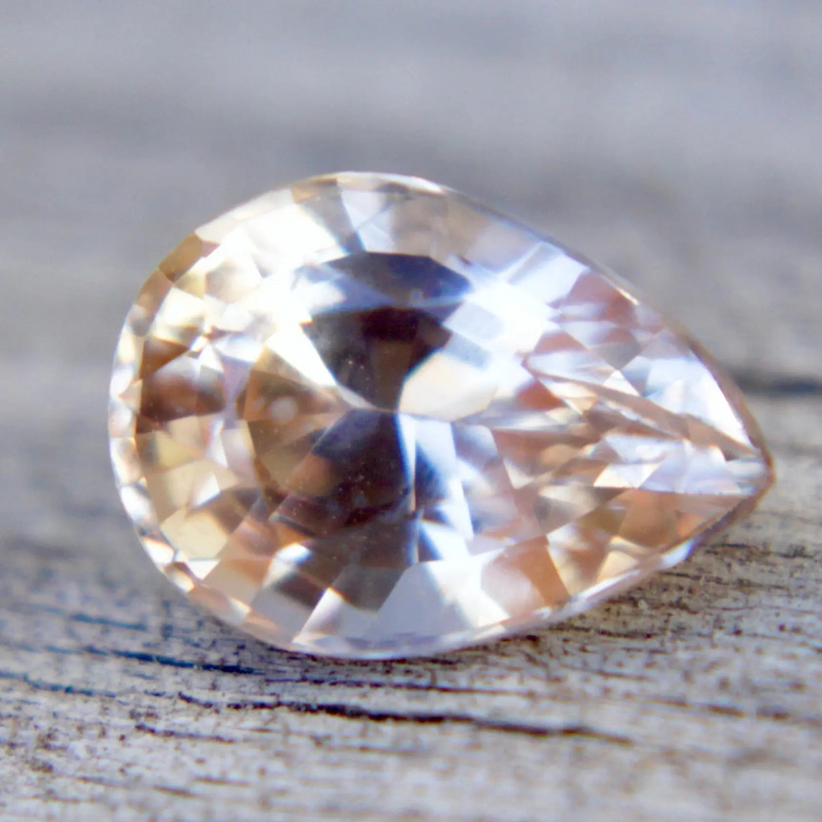 Natural Peach Sapphire gems-756e
