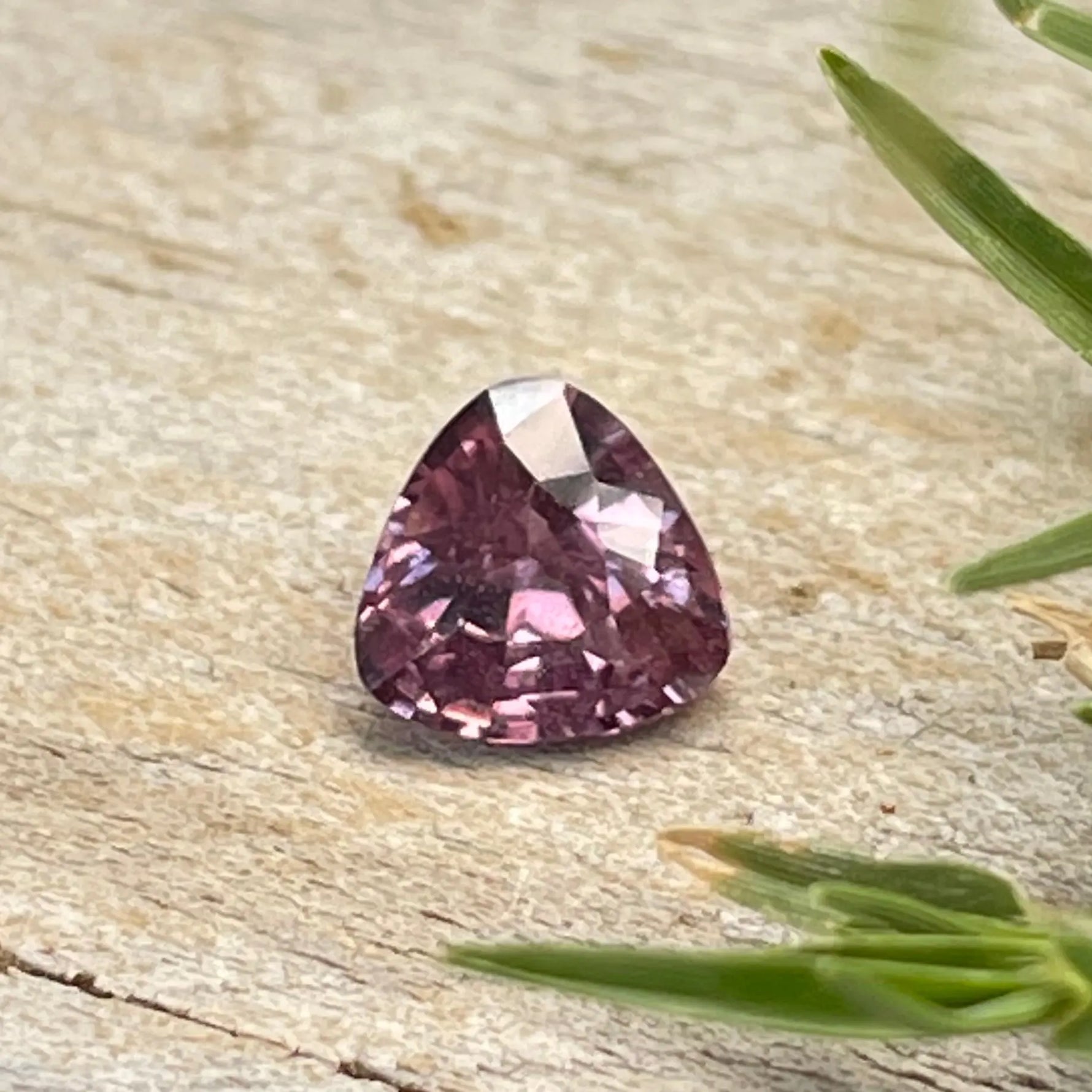 Natural Pink Brown Sapphire gems-756e