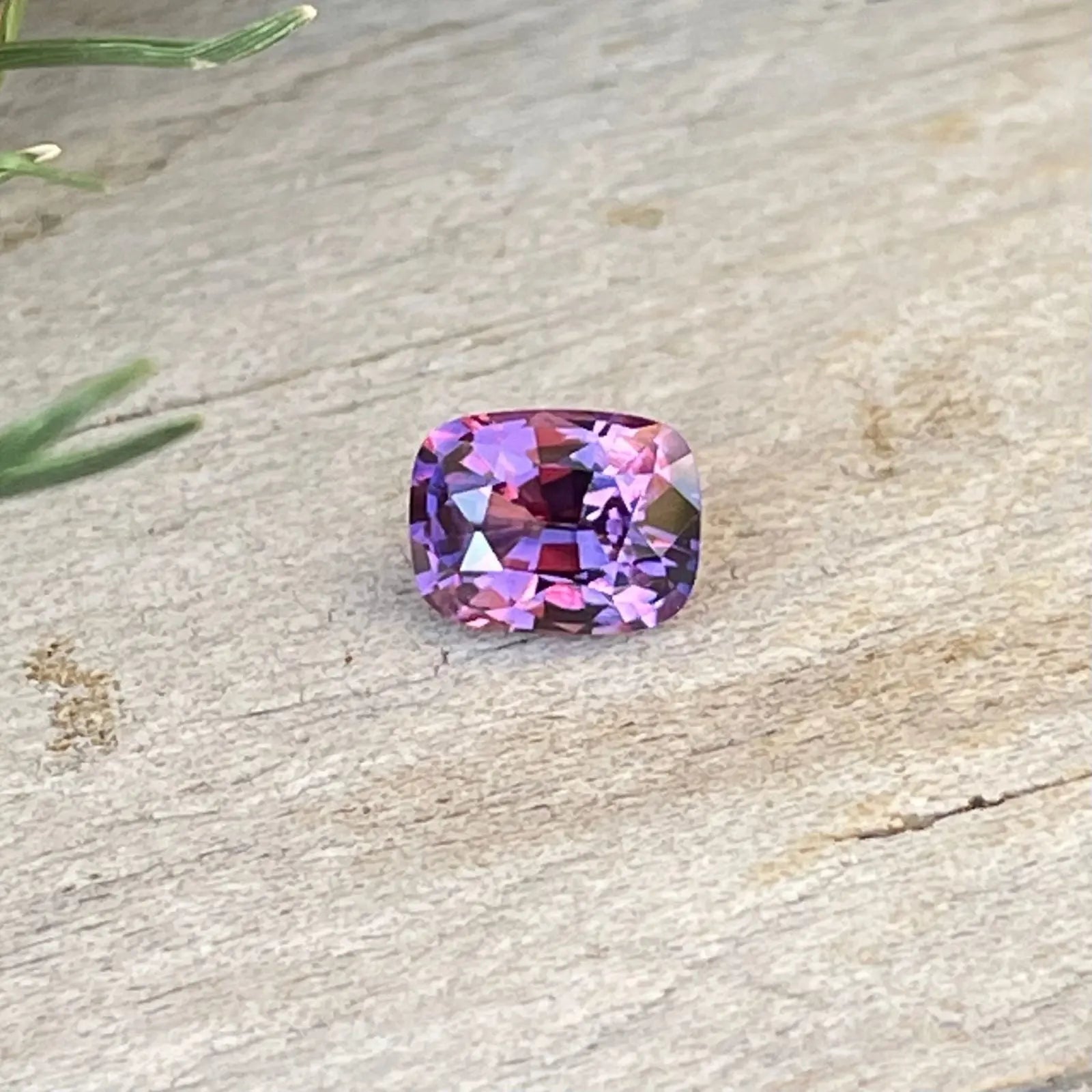 Natural Pink Purple Sapphire gems-756e
