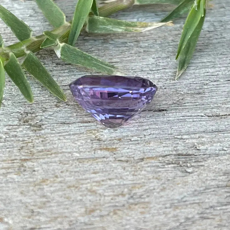 Natural Pinkish Purple Sapphire gems-756e
