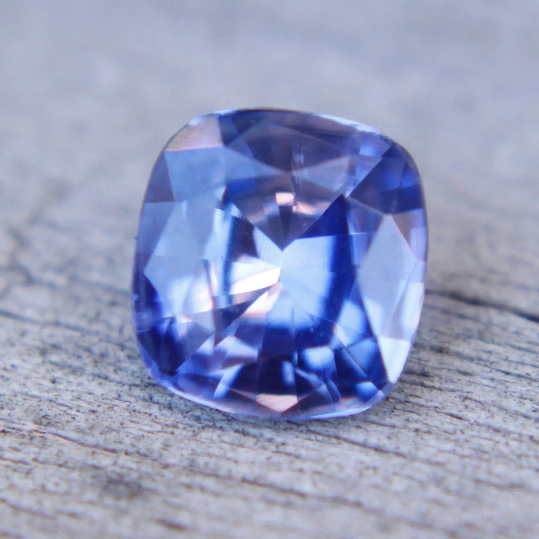 Natural Purple Blue Colour Change Sapphire gems-756e
