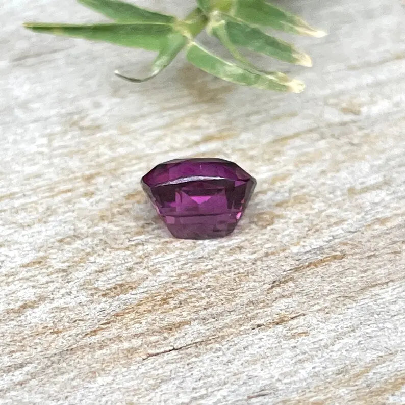 Natural Purplish Pink Sapphire gems-756e