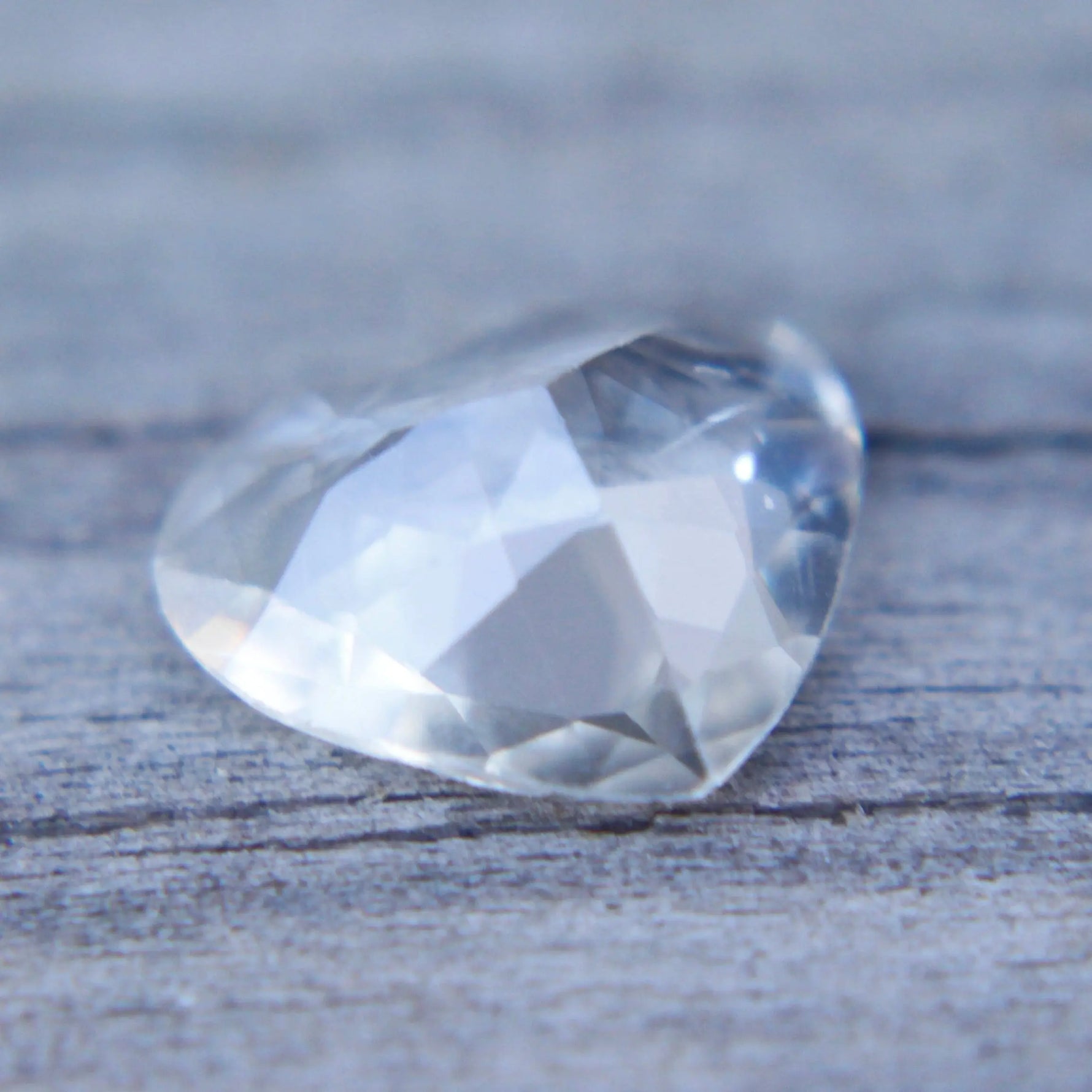 Natural Sapphire with slight yellow hue gems-756e