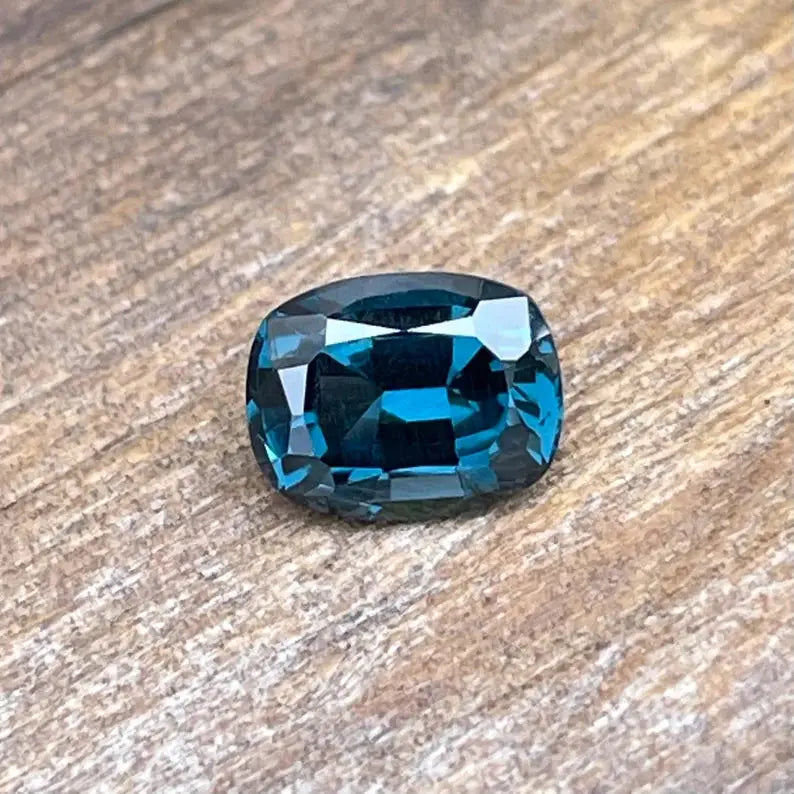 Natural Teal Blue Spinel gems-756e