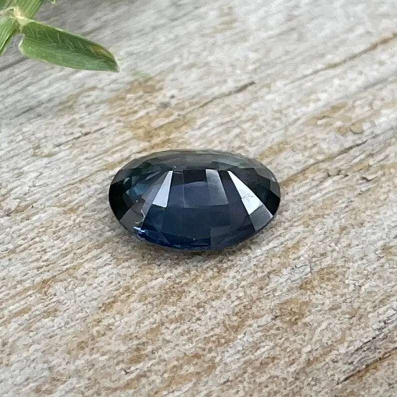 Natural Unique Bi Coloured Sapphire gems-756e