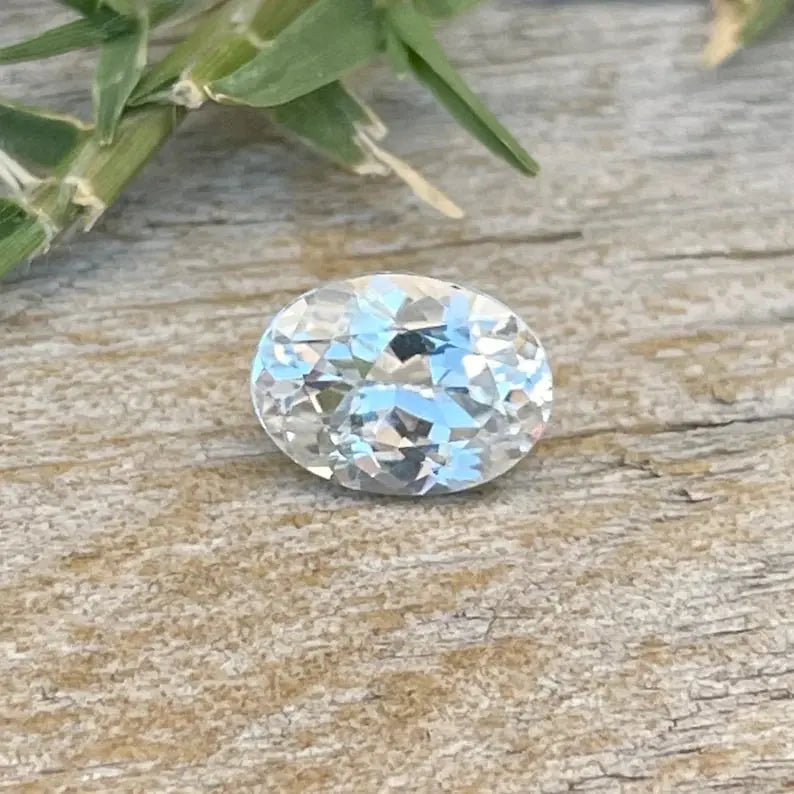 Natural White Sapphire gems-756e
