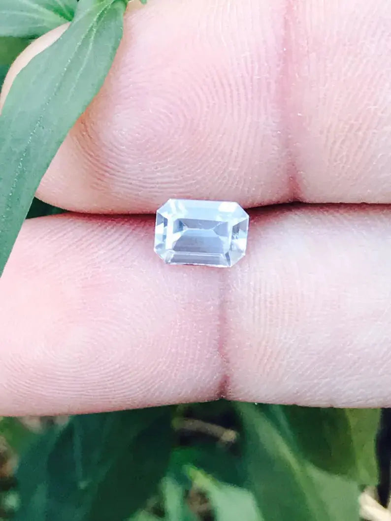 Natural White Zircon gems-756e