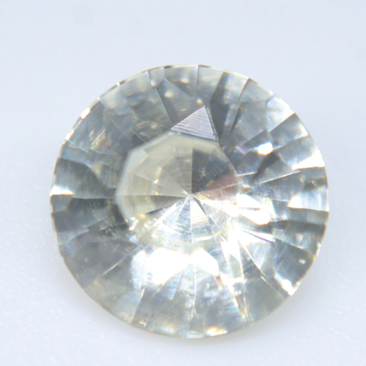 Untreated VS clarity Ceylon white sapphire loose gemstone for an engagement ring