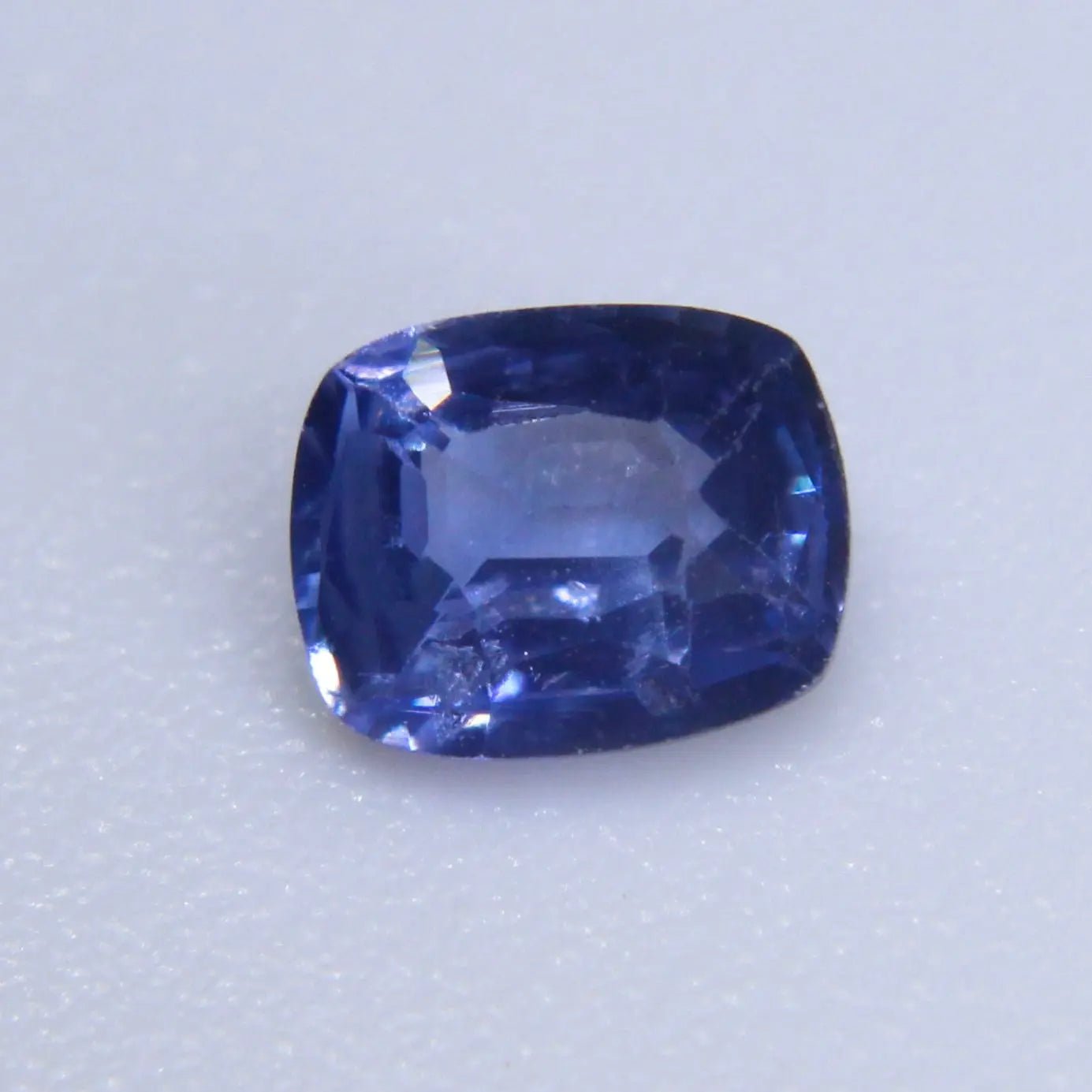 Blue Ceylon sapphire for ring earrings or pendant design