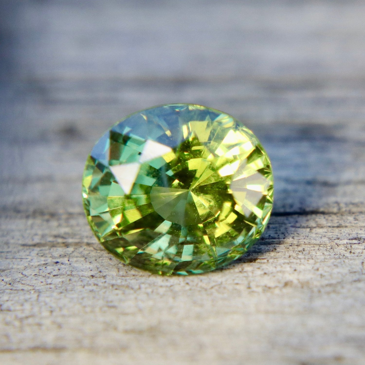 Extremely Rare Colour‑Change Alexandrite – Oval Brilliant Step Cut, 1.63 Carat (Unheated, Ceylon, VVS) - Sapphirepal