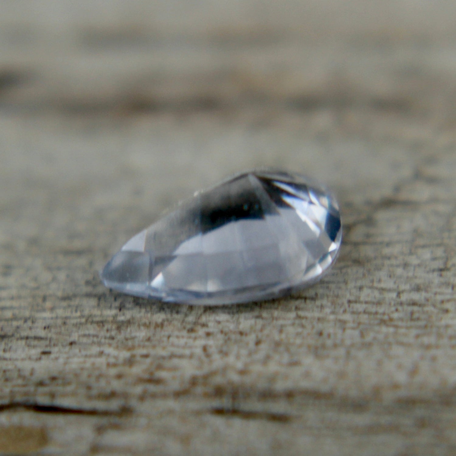 Light blue sapphire pear cut loose gemstone for fine jewelry
