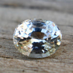 Side profile of heated yellow-champagne sapphire, oval cut, VS clarity