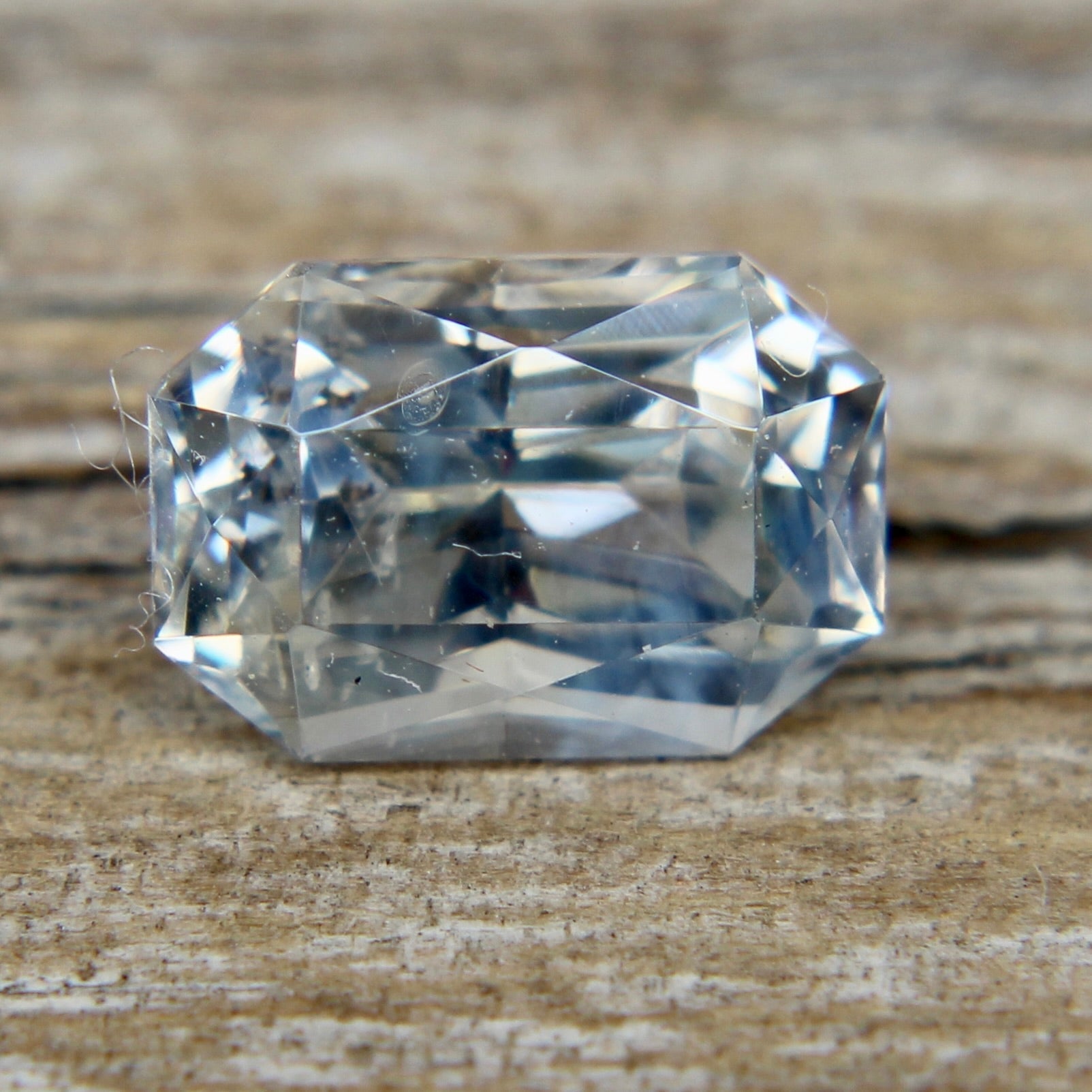 Loose White Sapphire - Sapphirepal