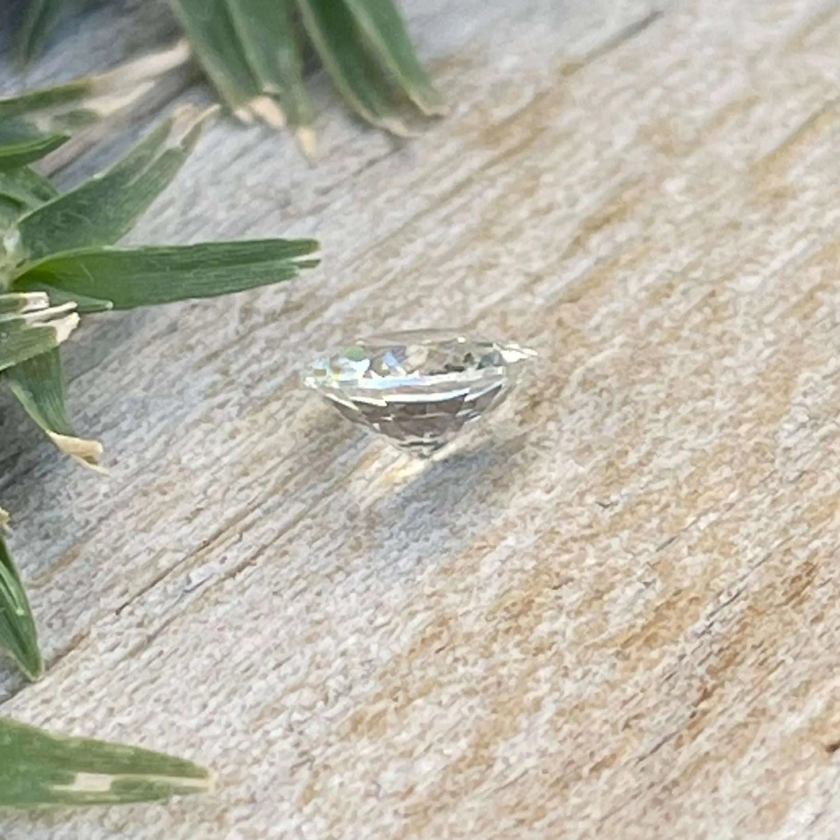 Loose White Sapphire - Sapphirepal