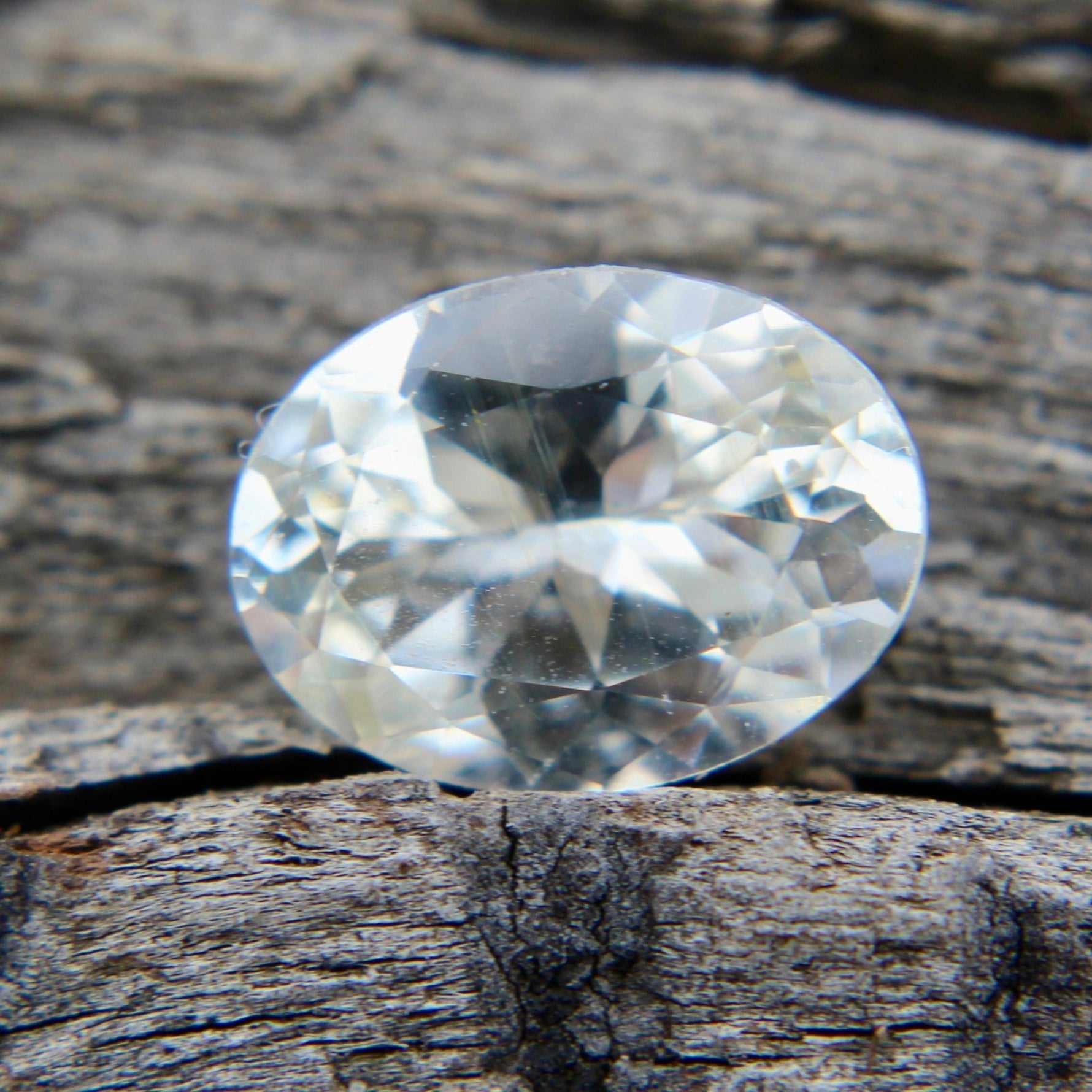 Loose White Sapphire - Sapphirepal