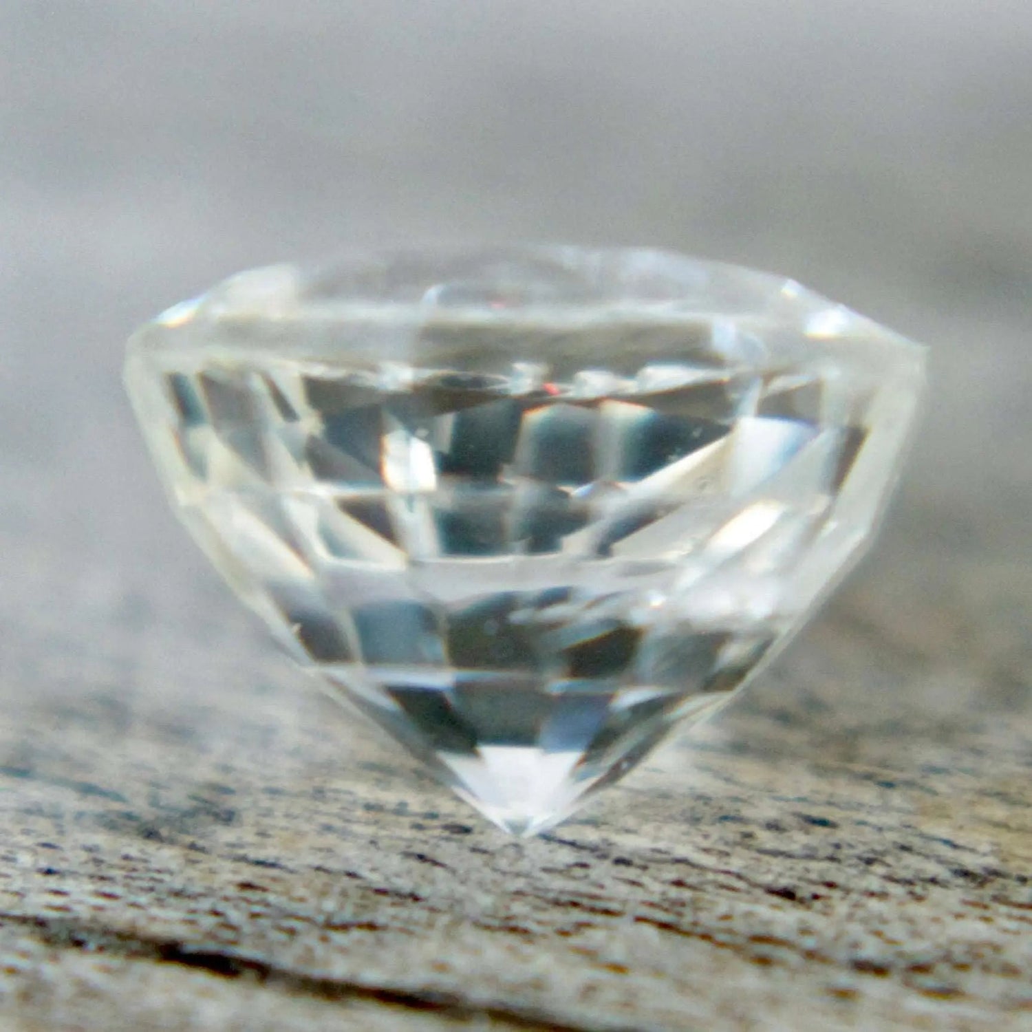 Loose White Sapphire - Sapphirepal