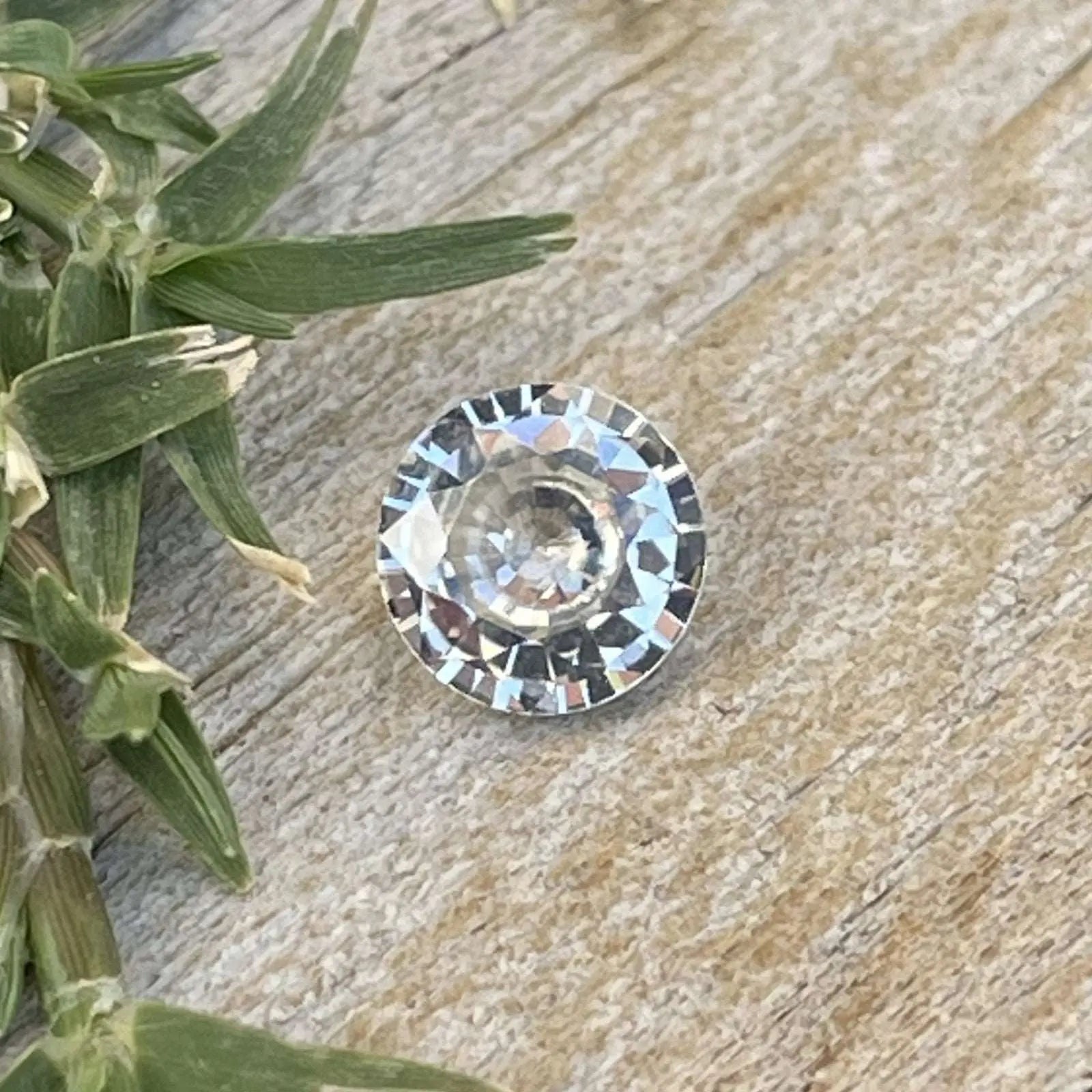 Loose White Sapphire - Sapphirepal