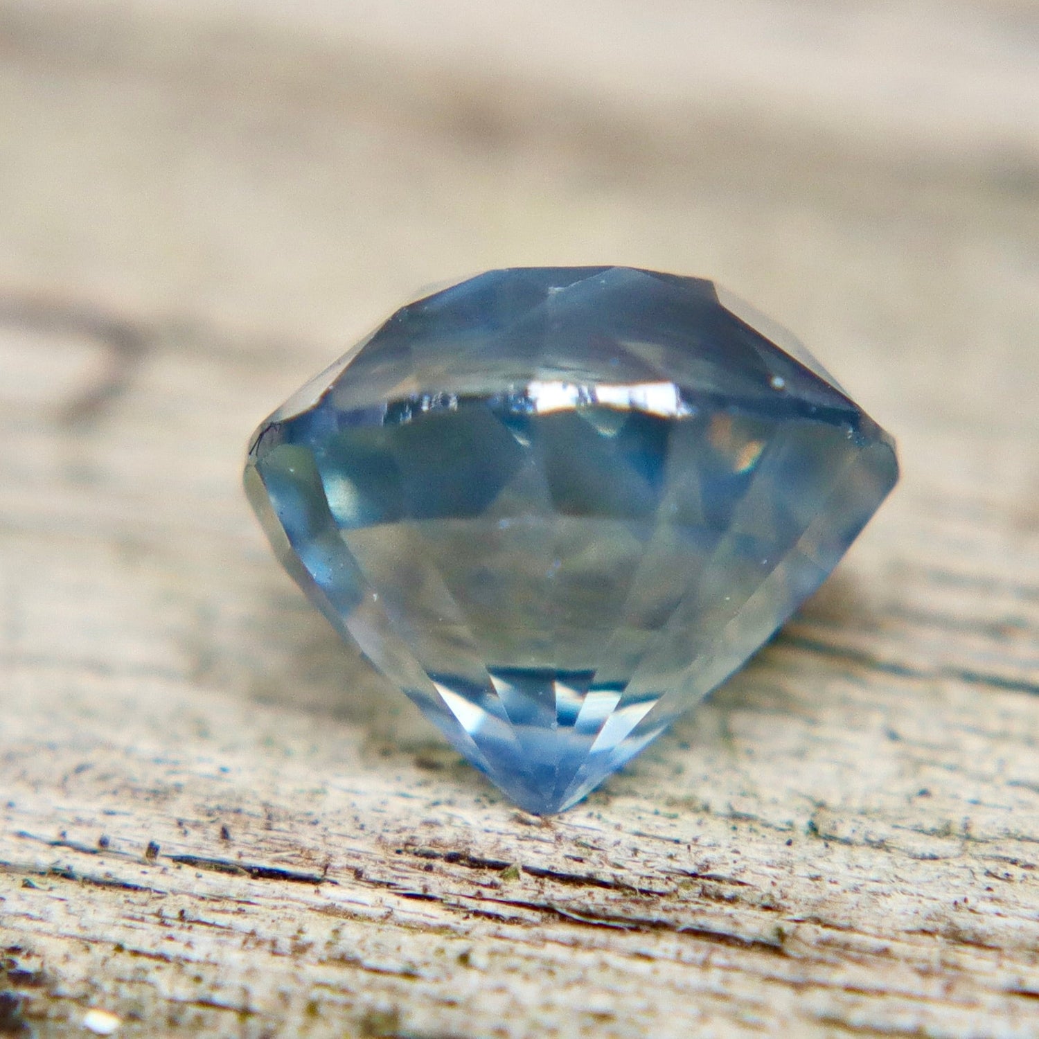 Natural Aqua Blue Sapphire – 1.71 Carat Round Cut Ceylon Loose Sapphire Gemstone - Sapphirepal