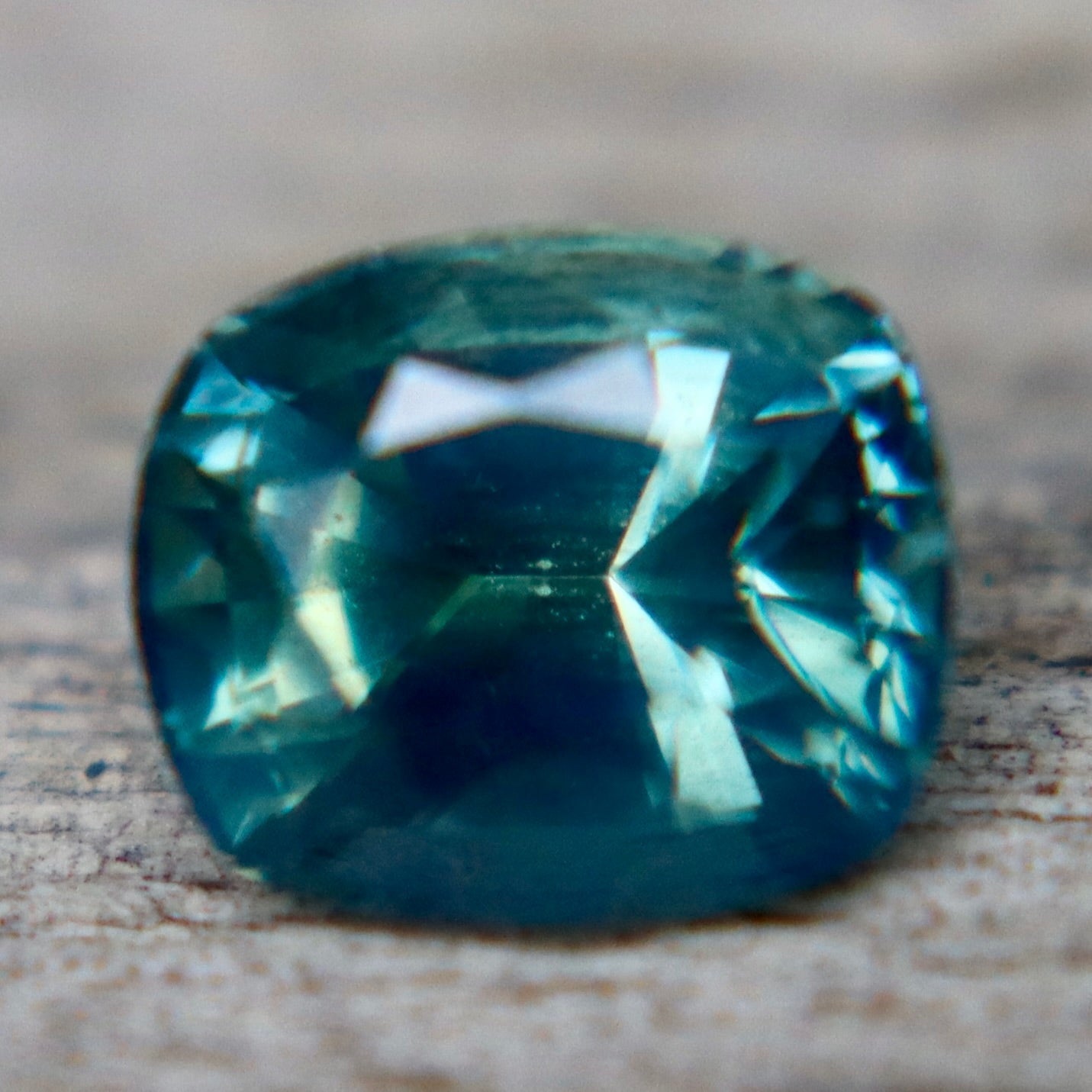 Natural Australian Green Sapphire 0.90ct Cushion Cut – VS Clarity | Ethically Earth - Sourced - Sapphirepal