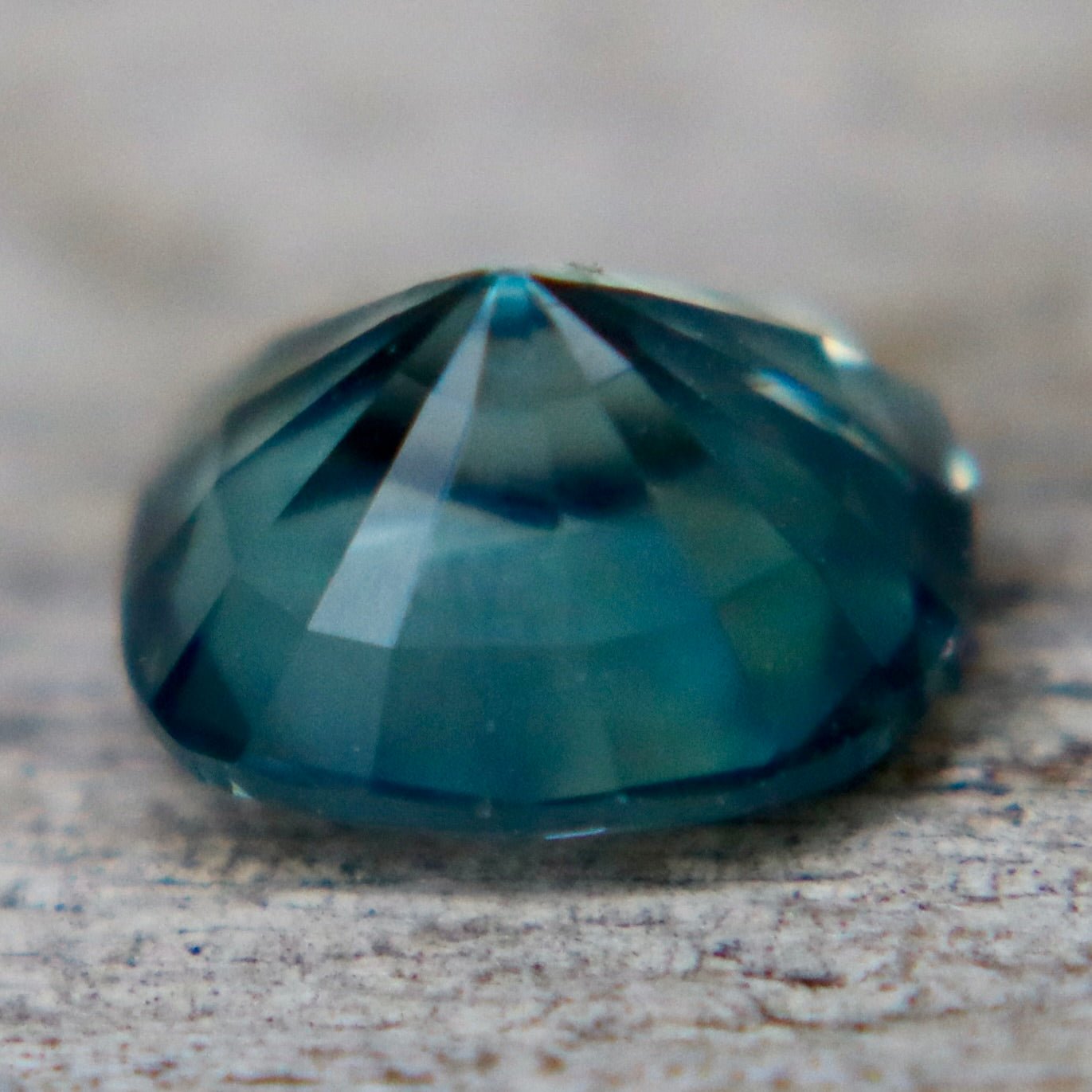 Natural Australian Green Sapphire 0.92ct Cushion VS | Unheated - Sapphirepal