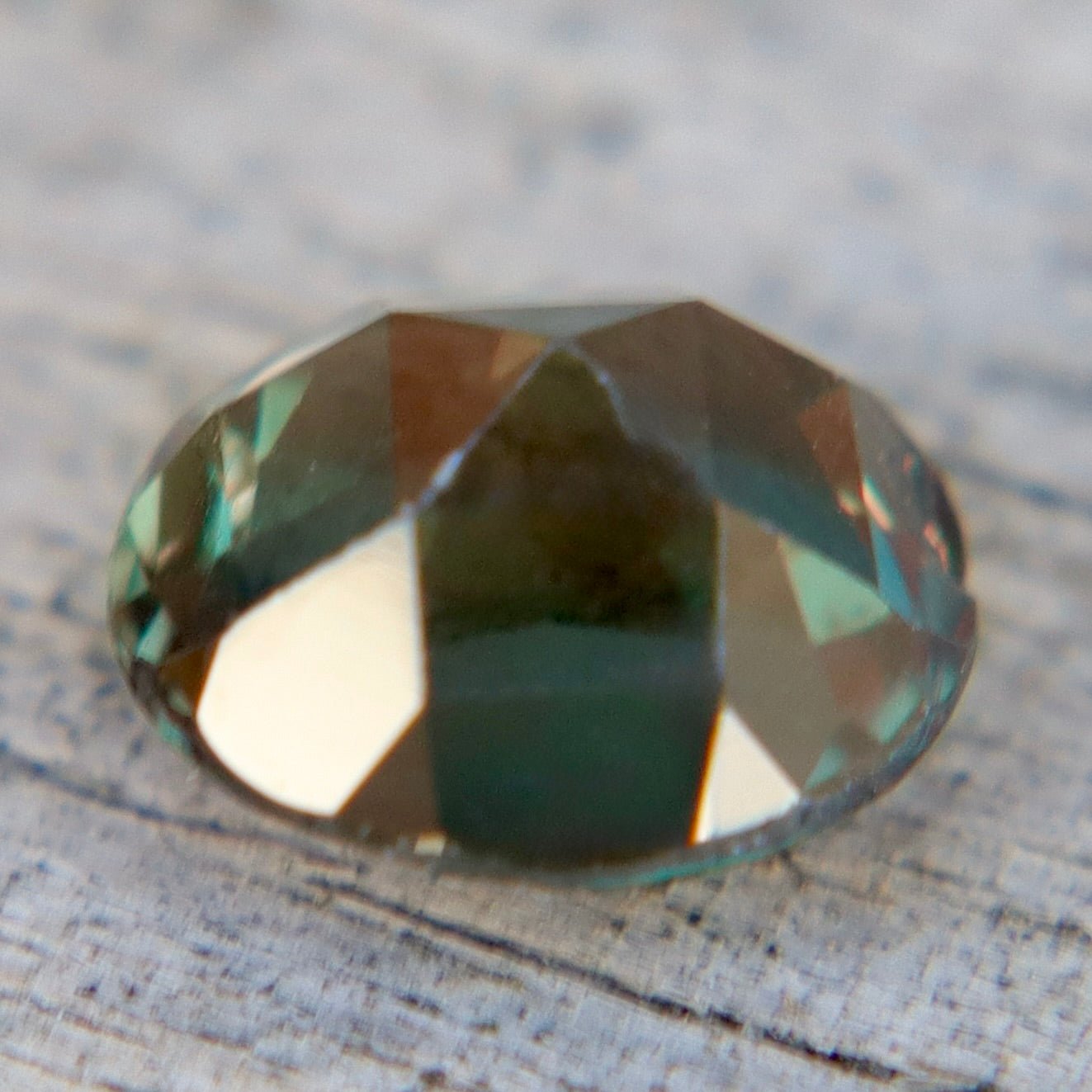 Natural Australian Green Sapphire 0.96 Carat Oval Cut Loose Gemstone - Sapphirepal