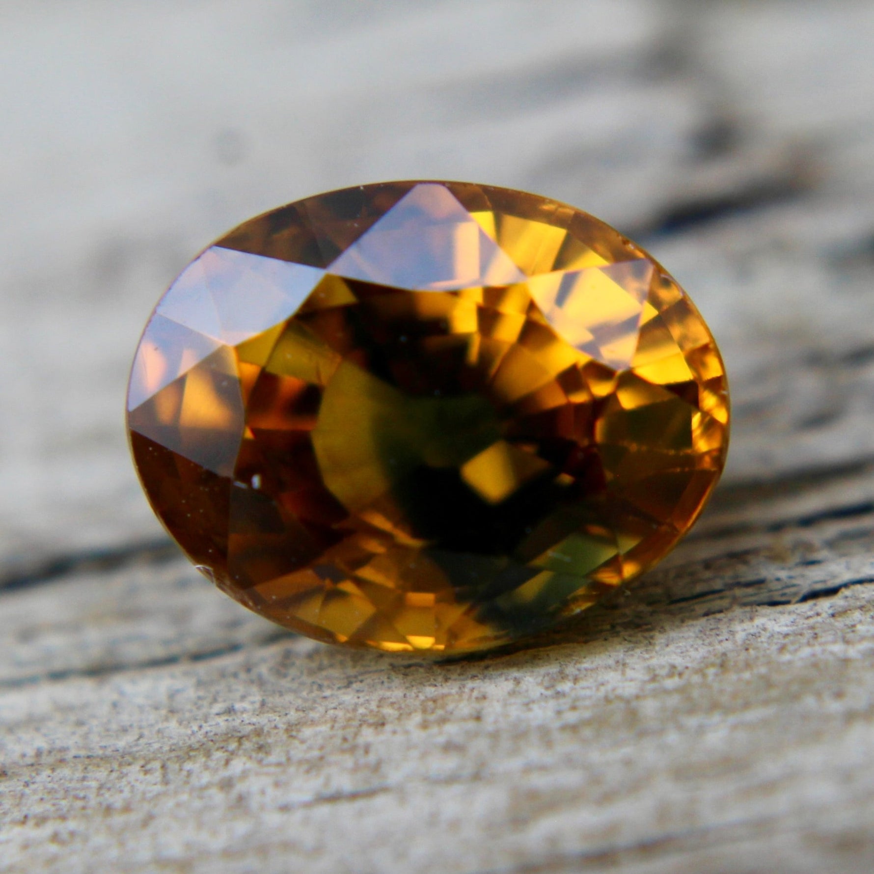 Natural Bi Coloured Sapphire - Sapphirepal