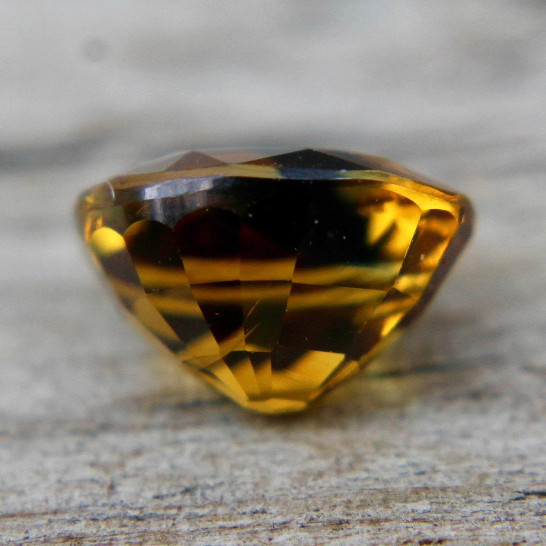 Natural Bi Coloured Sapphire - Sapphirepal