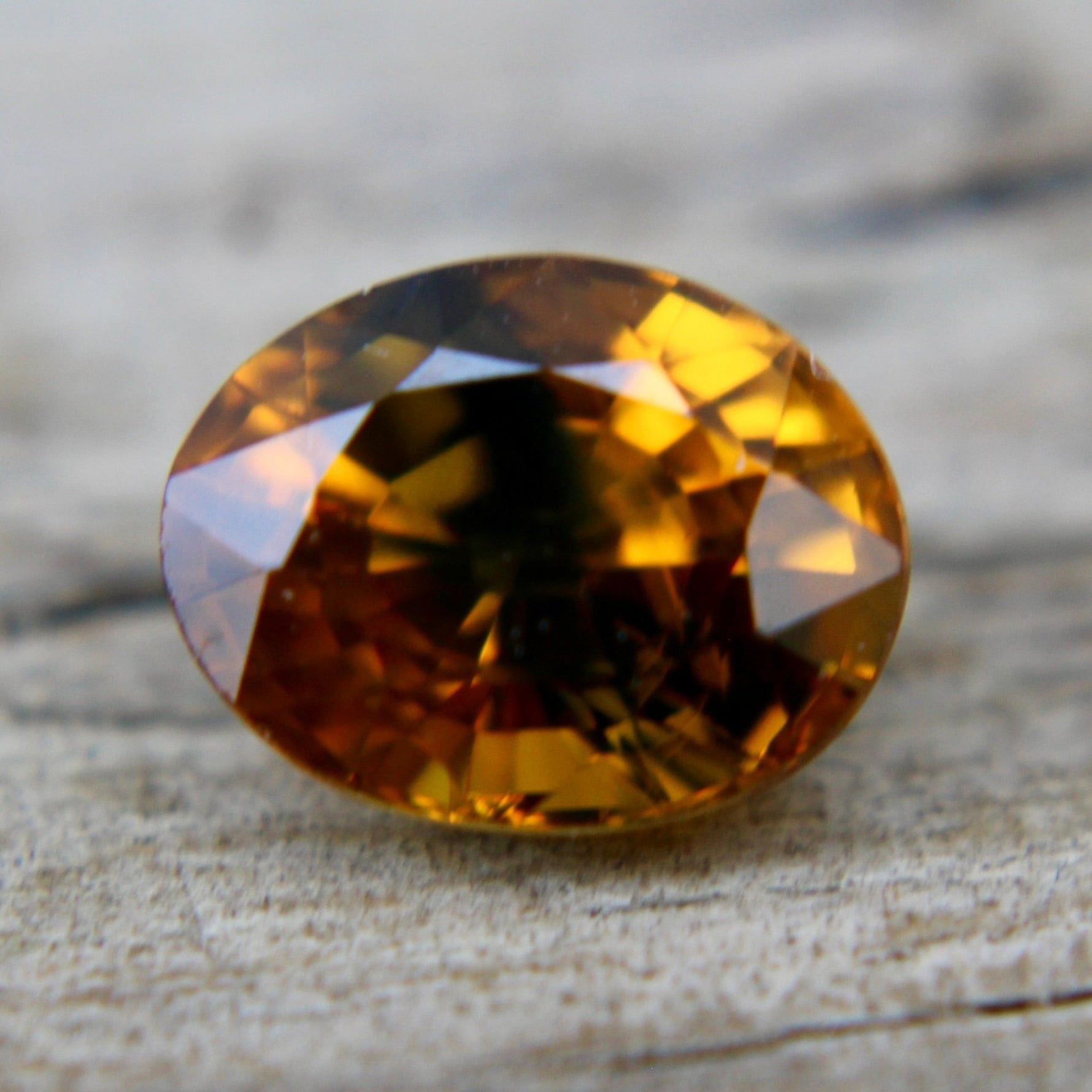 Natural Bi Coloured Sapphire - Sapphirepal