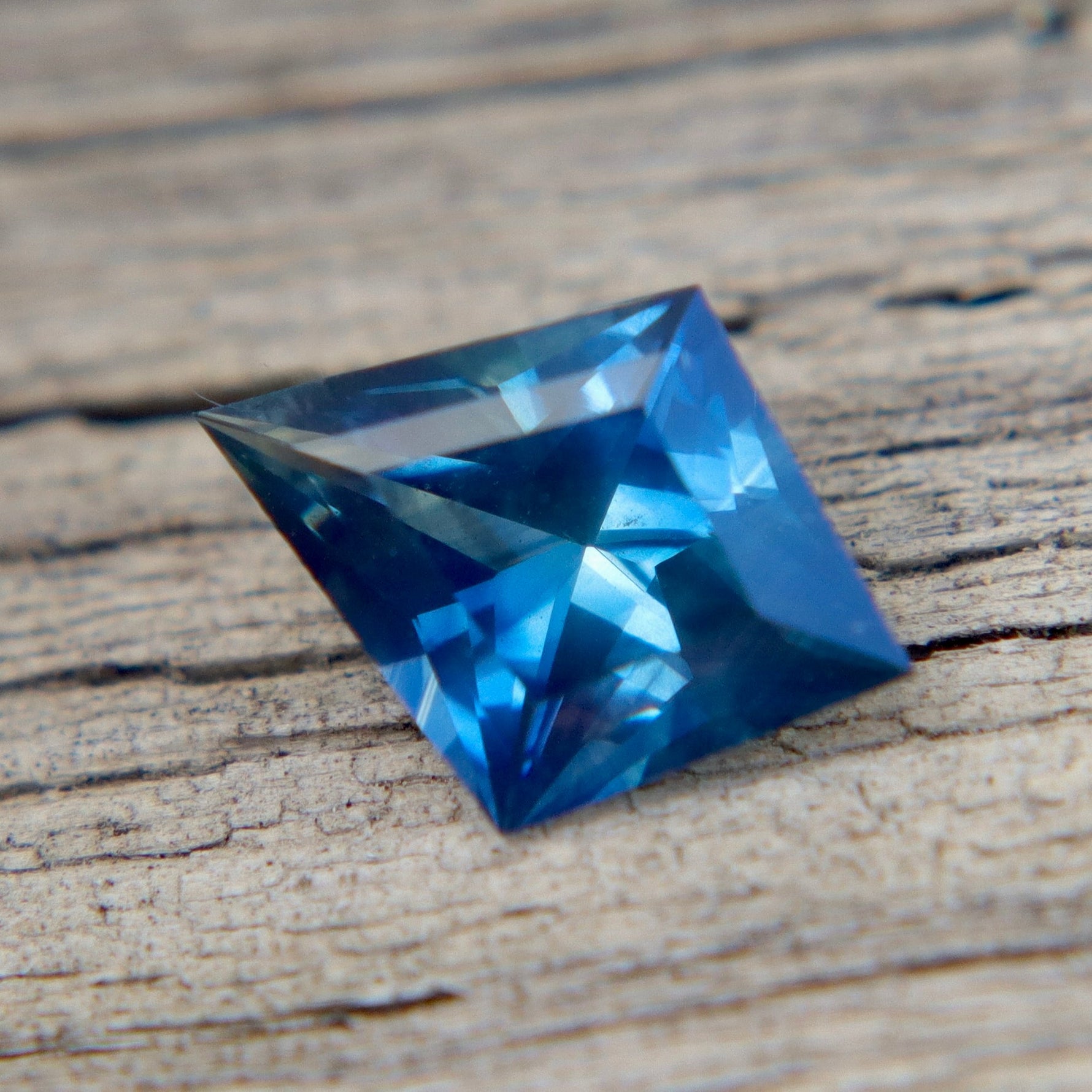 Natural Blue Green Sapphire 0.71ct Freeform Cut | Unheated Loose Sapphire | Sapphire Pal Australia - Sapphirepal