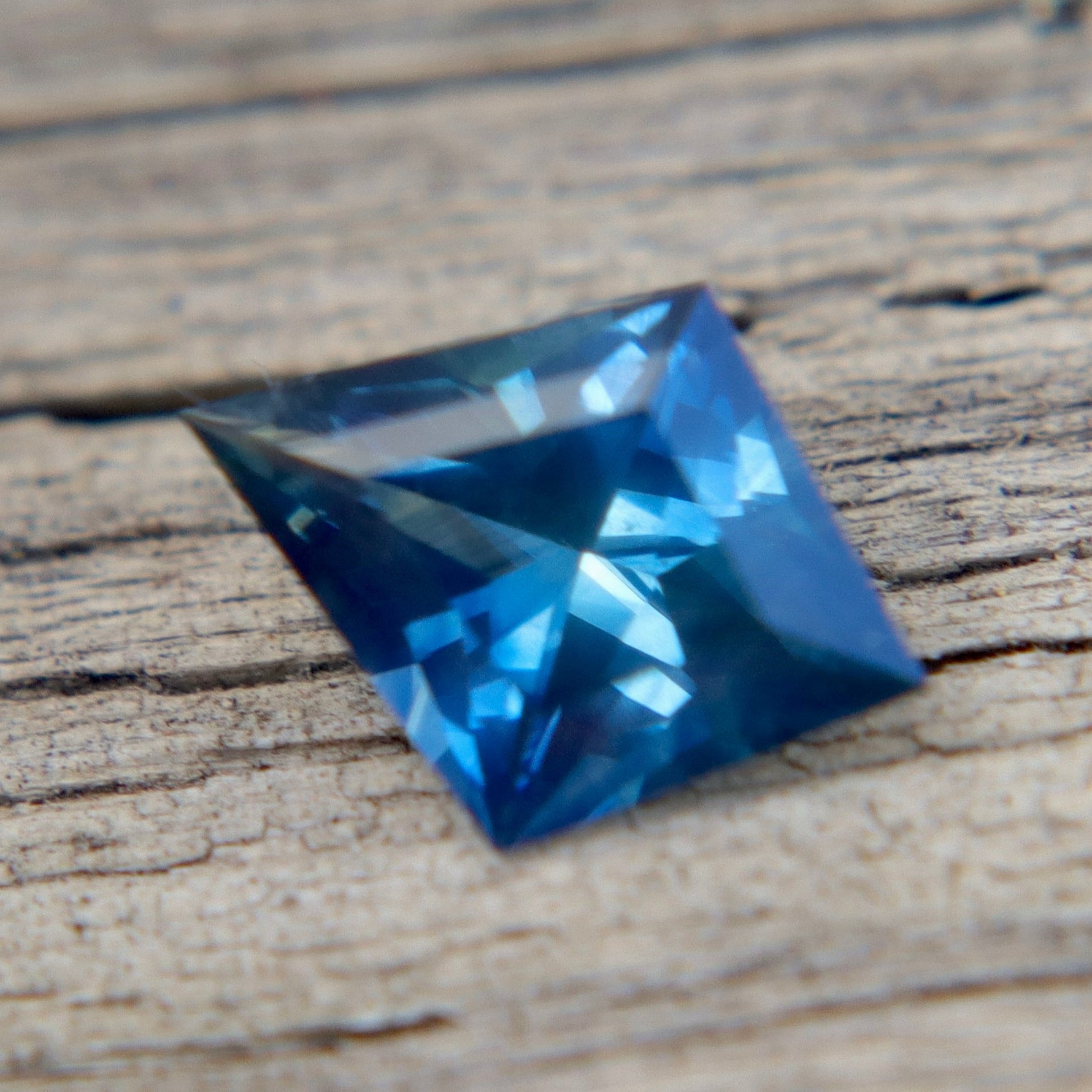 Natural Blue Green Sapphire 0.71ct Freeform Cut | Unheated Loose Sapphire | Sapphire Pal Australia - Sapphirepal