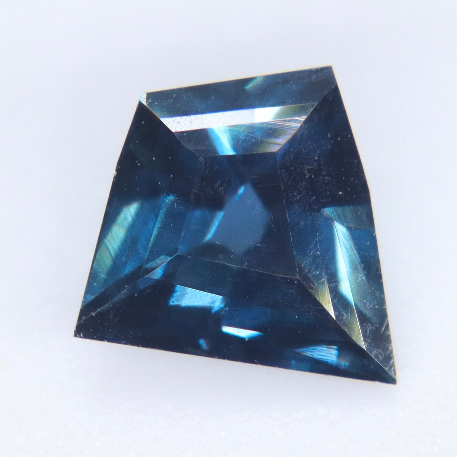 Natural Blue Green Sapphire 0.91 Carat Freeform – Unheated Ceylon Gemstone - Sapphirepal