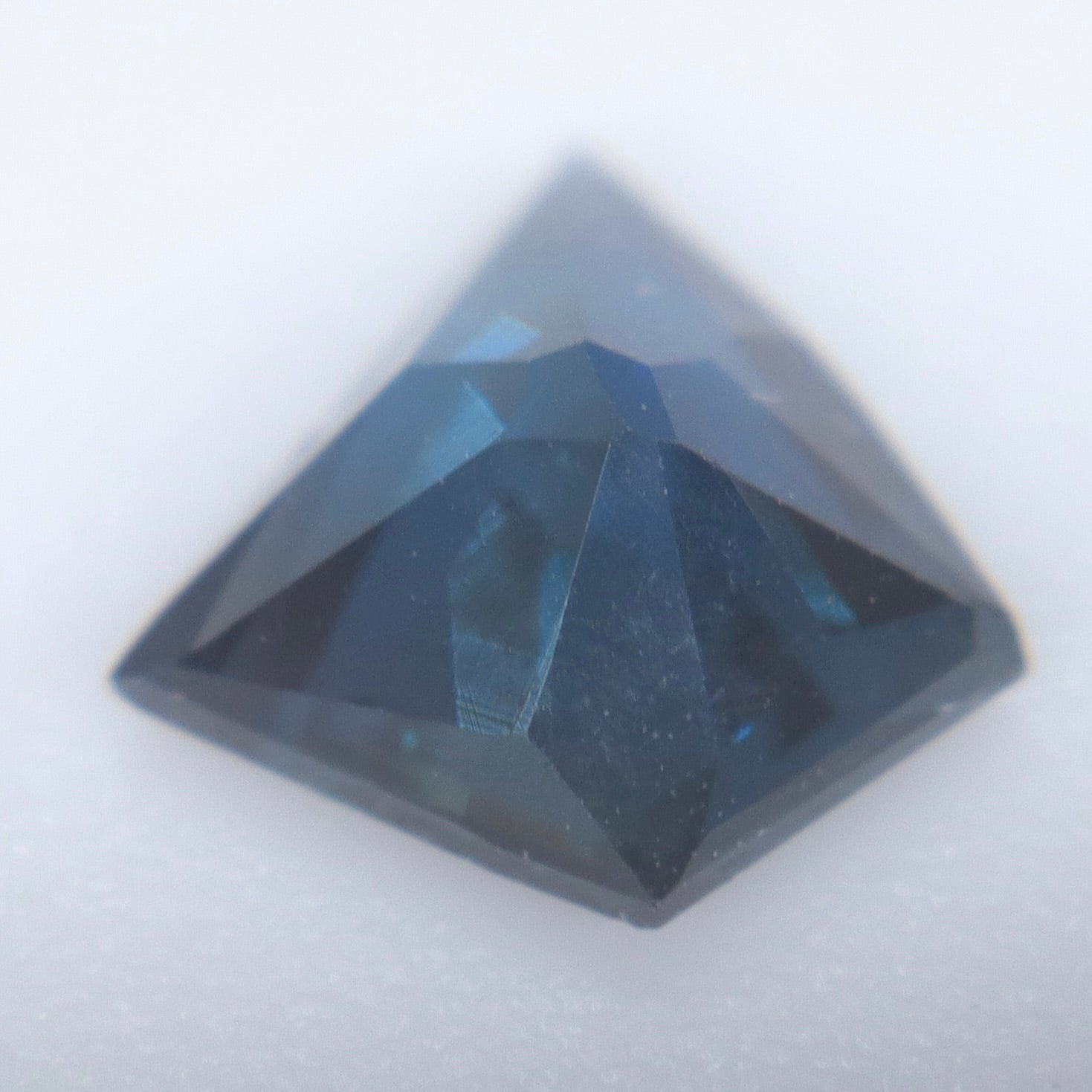 Natural Blue Green Sapphire 0.91 Carat Freeform – Unheated Ceylon Gemstone - Sapphirepal