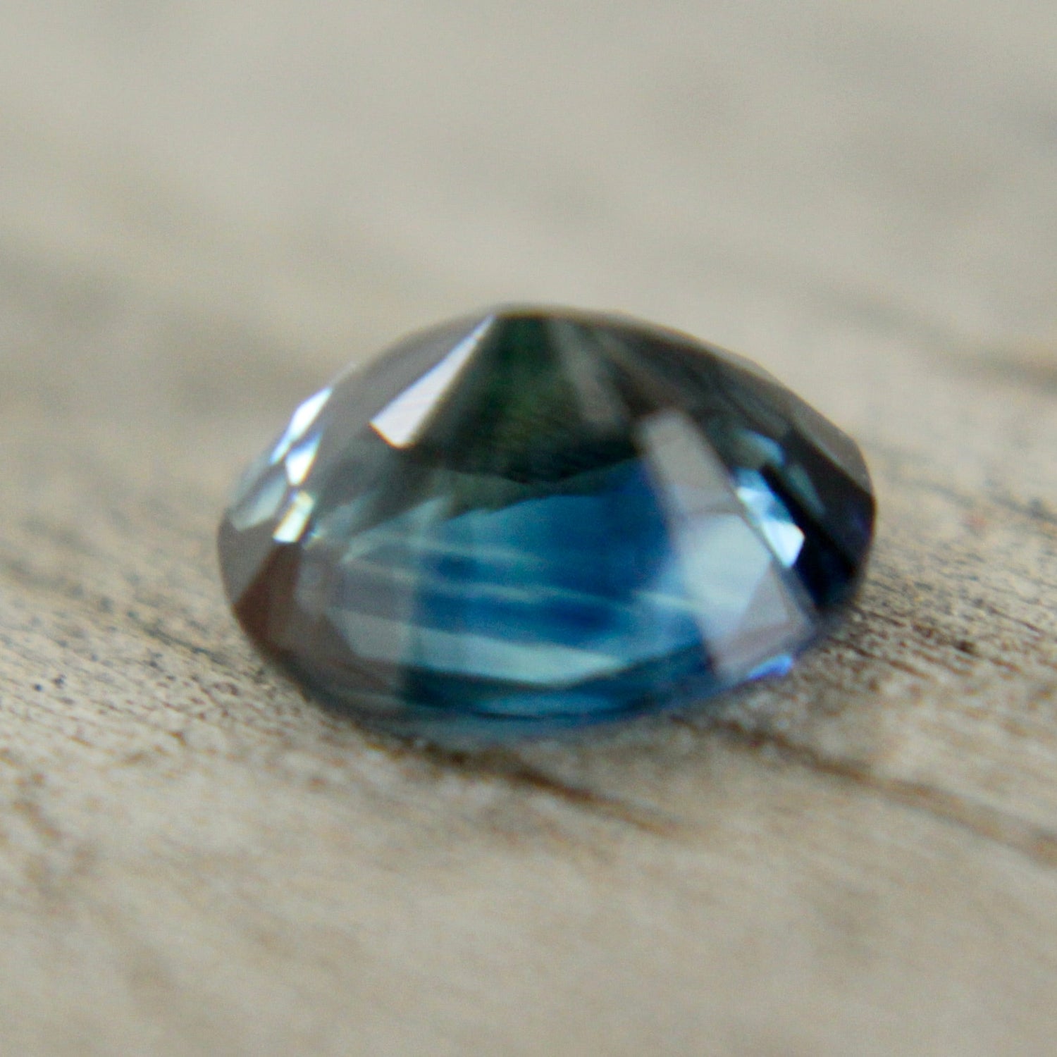 Natural Blue Green Sapphire – 0.95 Carat Oval Cut | Unheated Madagascar Gemstone - Sapphirepal