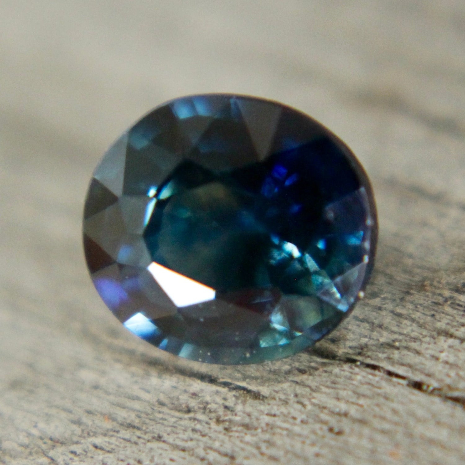 Natural Blue Green Sapphire – 0.95 Carat Oval Cut | Unheated Madagascar Gemstone - Sapphirepal