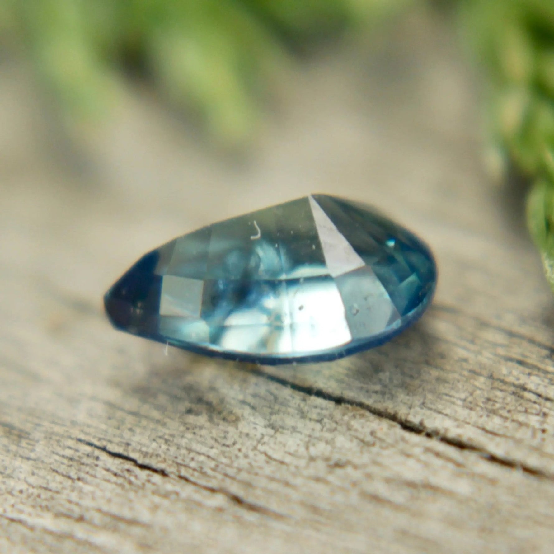 Natural Blue Green Sapphire – 1.00 Carat Freeform Cut | Unheated Madagascar Gemstone - Sapphirepal