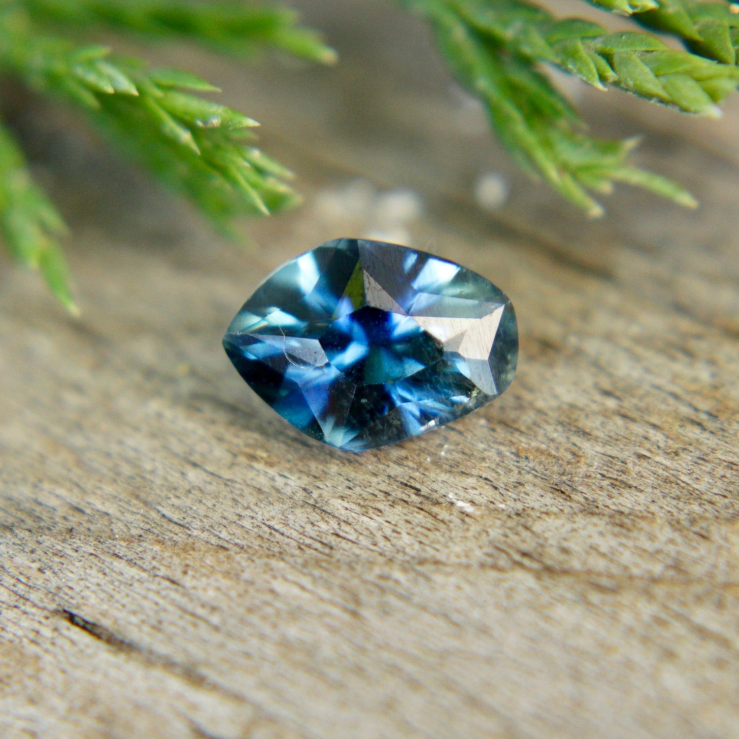 Natural Blue Green Sapphire – 1.00 Carat Freeform Cut | Unheated Madagascar Gemstone - Sapphirepal