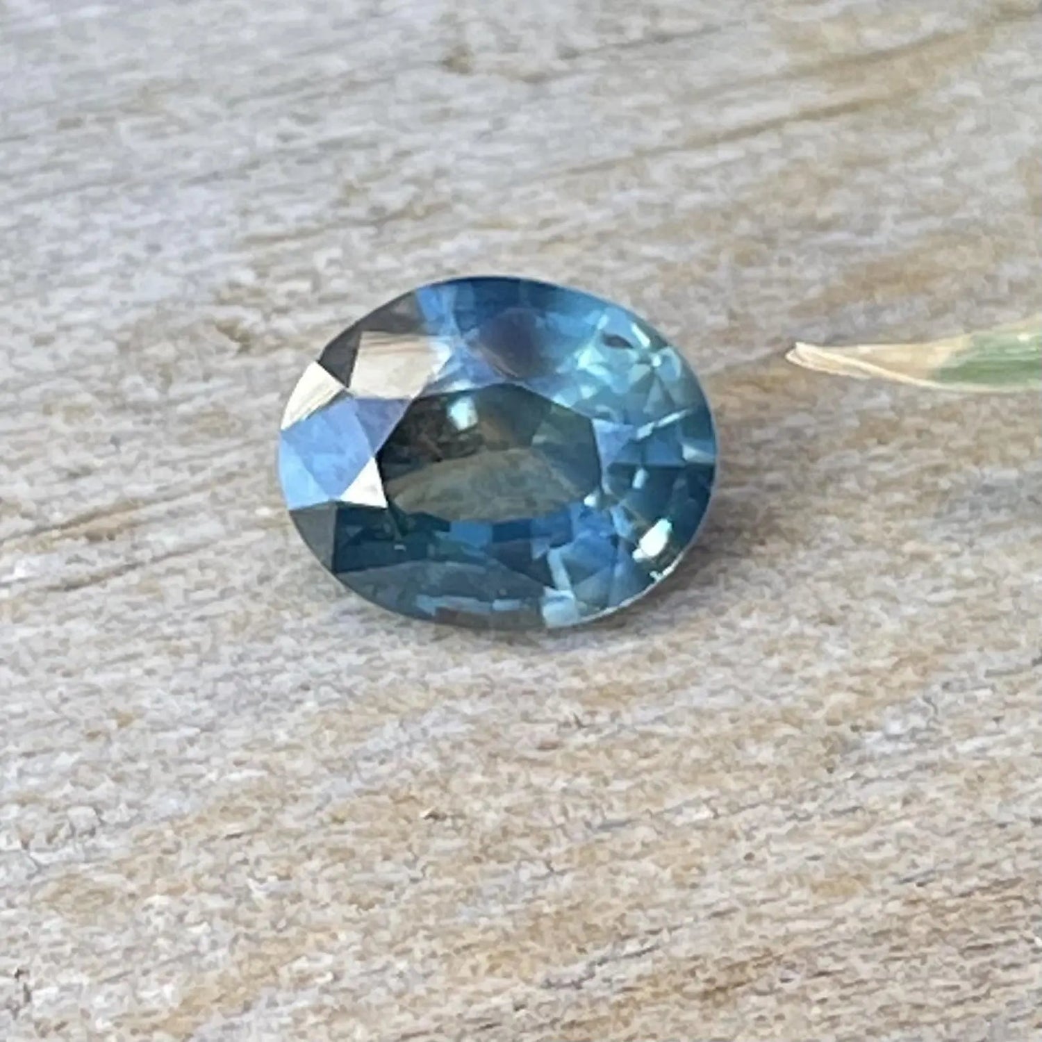 Natural Blue Green Sapphire - Sapphirepal