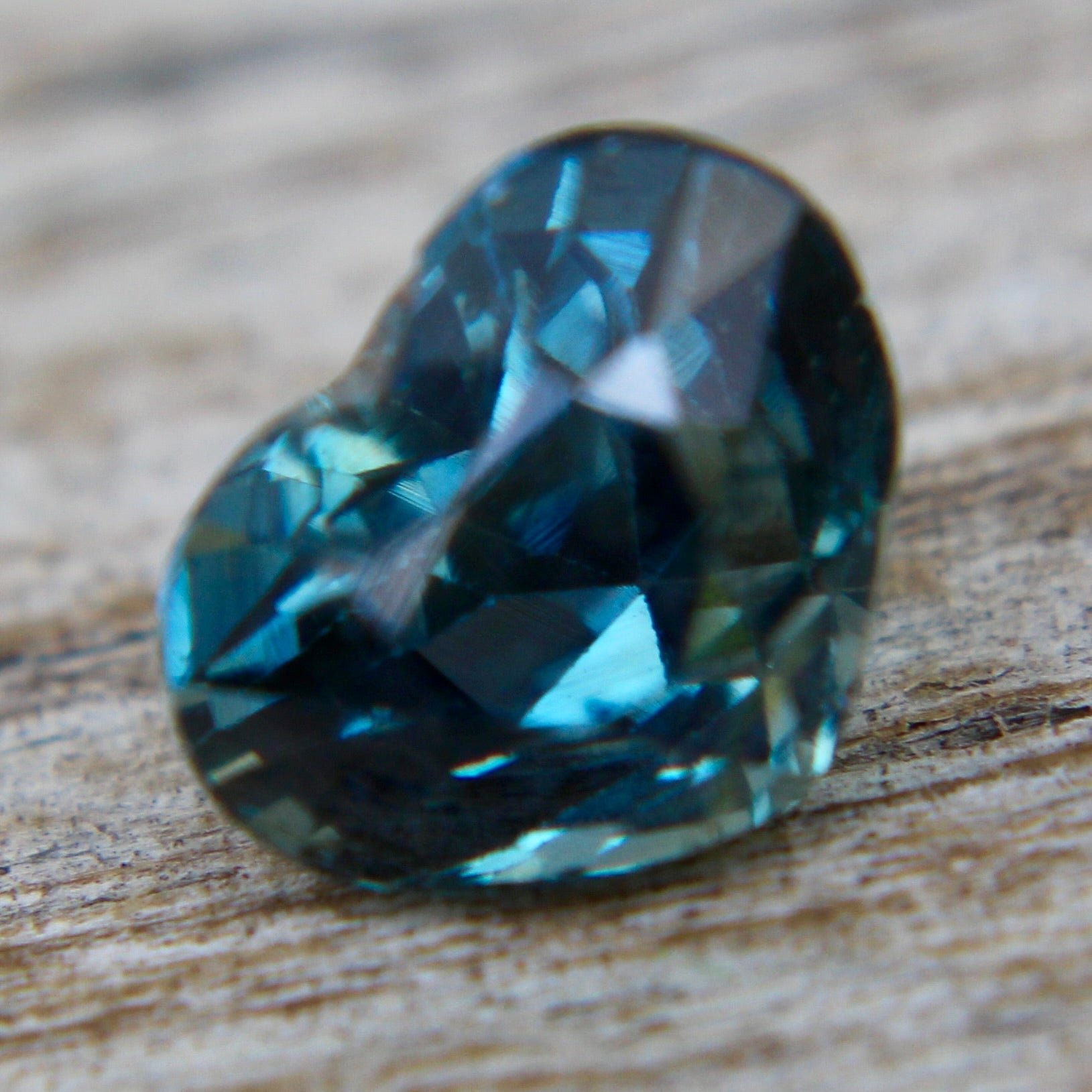 Natural Blue Green Sapphire - Sapphirepal