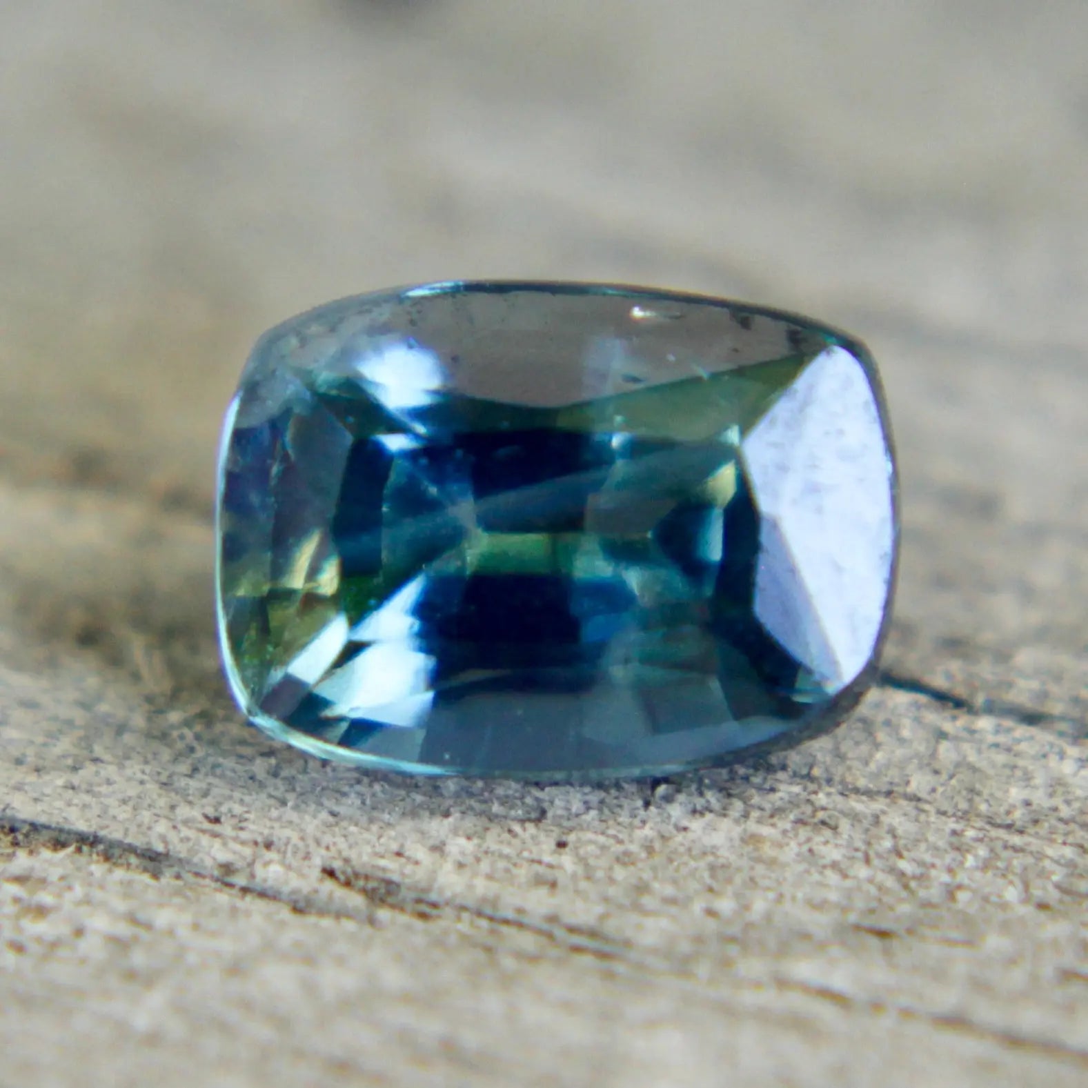 Natural Blue Green Sapphire - Sapphirepal