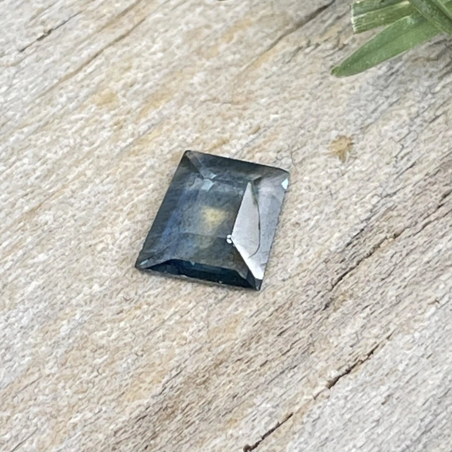 Natural Blue Green Sapphire - Sapphirepal