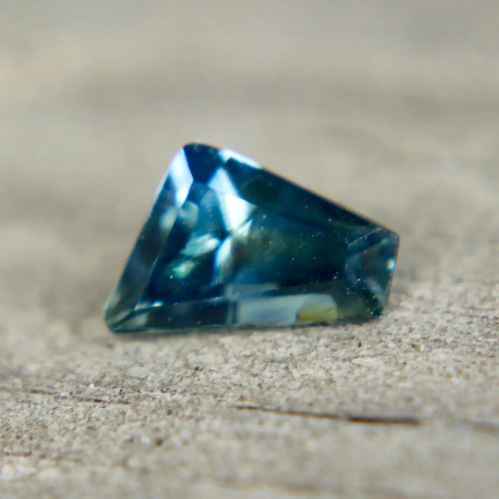 Natural Blue Green Sapphire - Sapphirepal