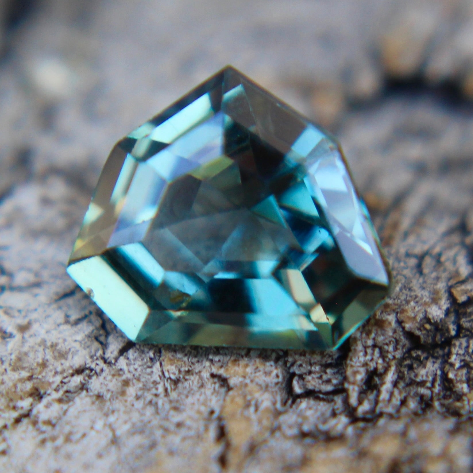 Loose teal sapphire for engagement rings and custom fine jewelry
