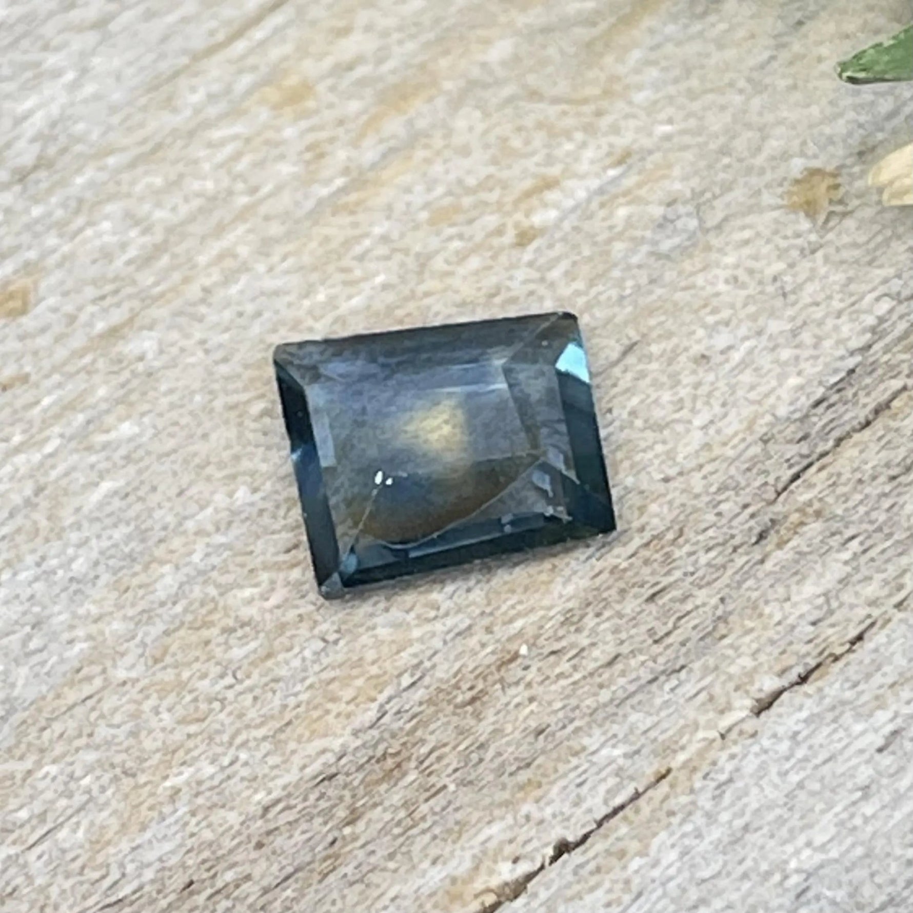 Natural Blue Green Sapphire - Sapphirepal
