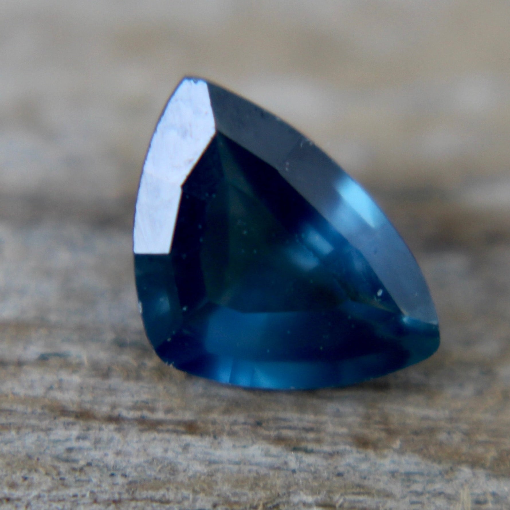 Natural Blue Green Sapphire - Sapphirepal