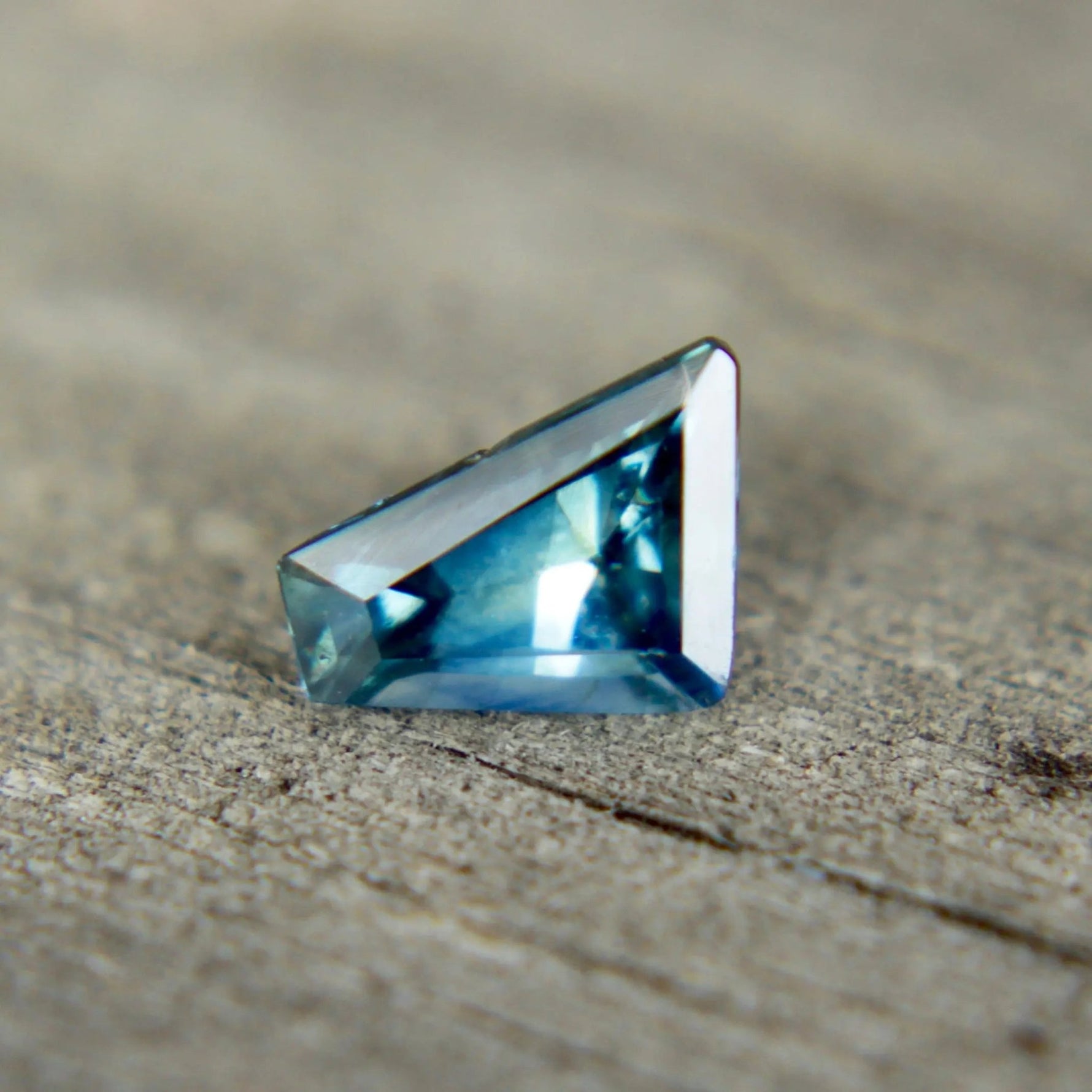Natural Blue Green Sapphire - Sapphirepal