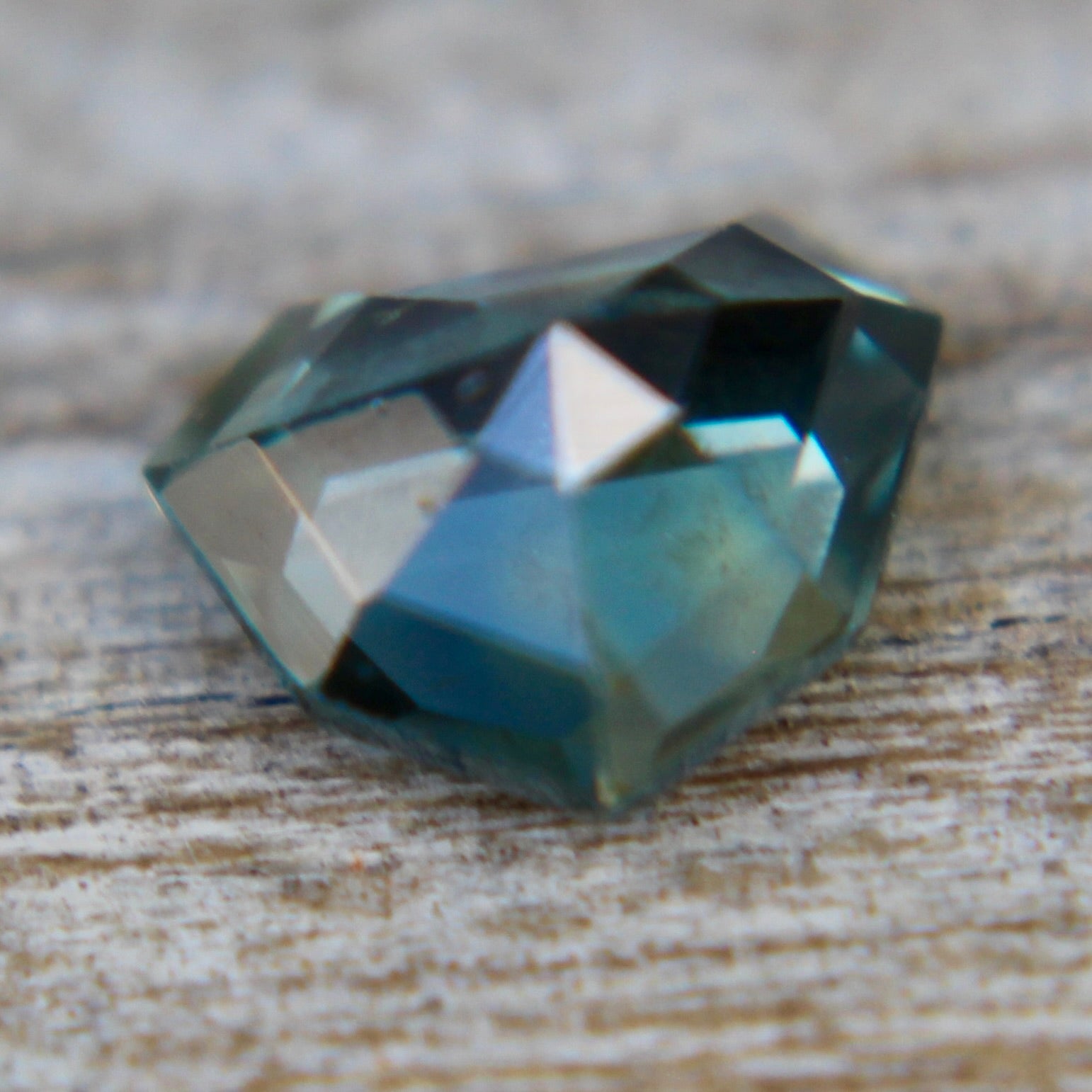 Natural Blue Green Sapphire - Sapphirepal