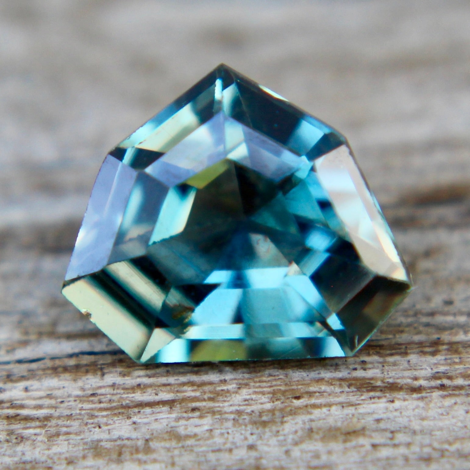Natural Blue Green Sapphire - Sapphirepal