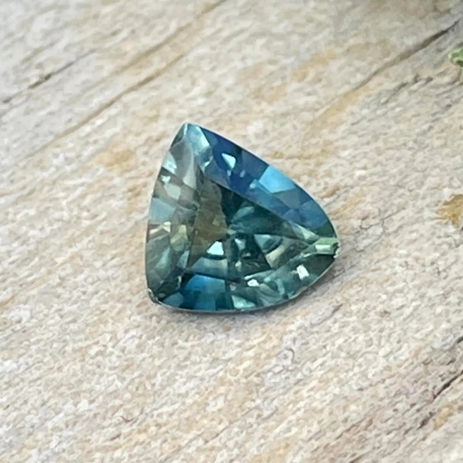 Natural Blue Green Sapphire - Sapphirepal